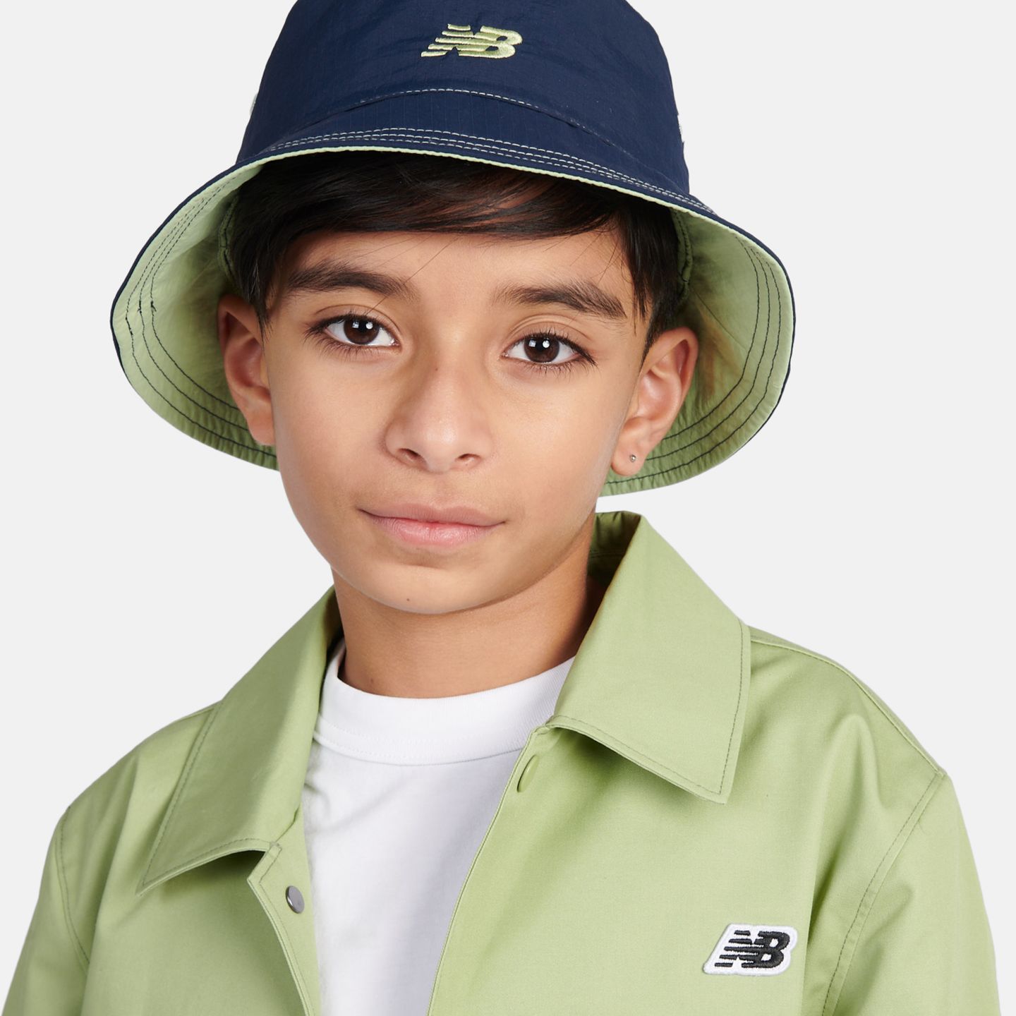Детская панама New Balance Kids Reversible Bucket Hat, цвет: Тёмно-синий — фото 6