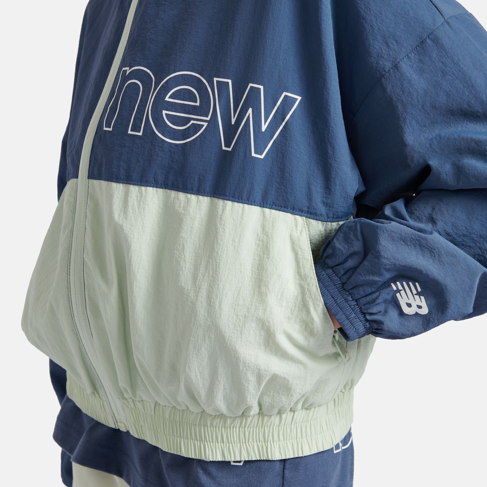 Детские куртки New Balance Athletics Woven Mesh Lined Wind Cheater Jacket — фото 3