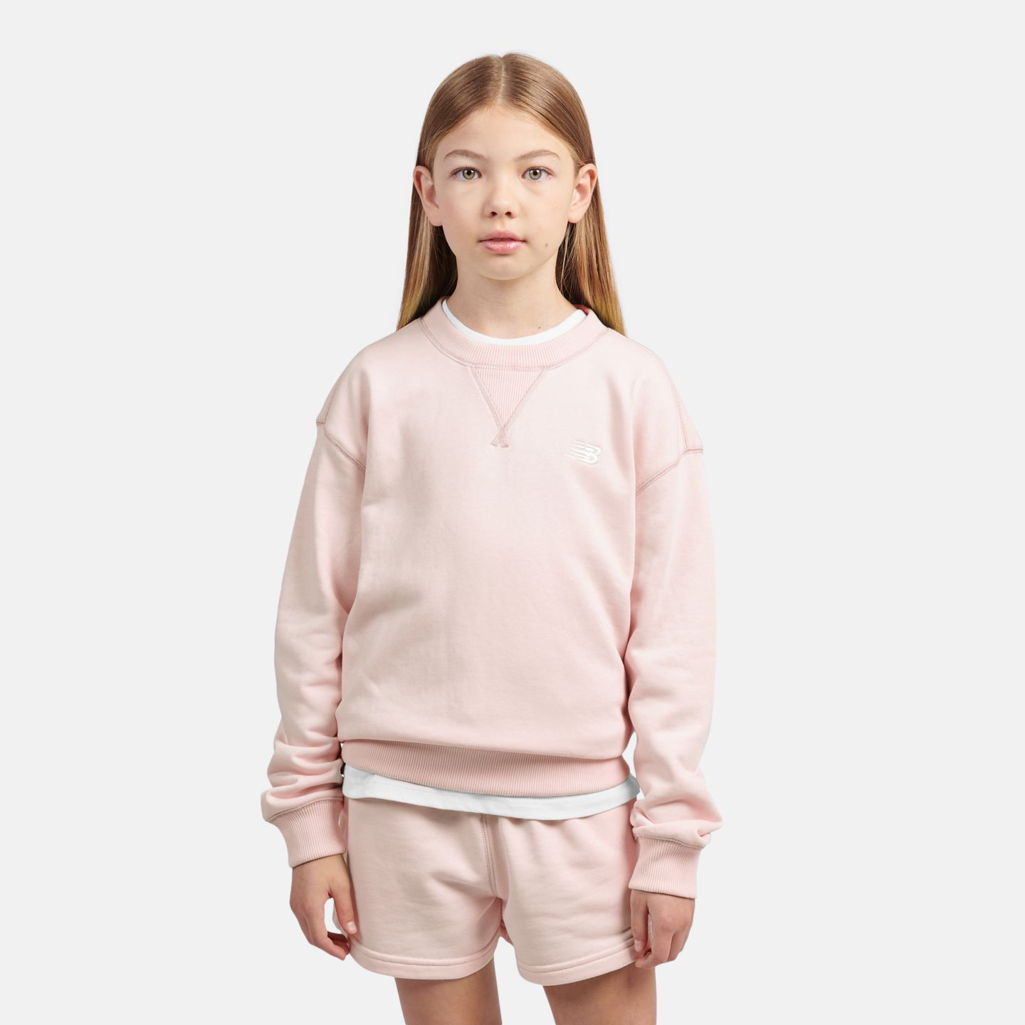 Детские худи New Balance FT Small Logo Crew, цвет: Розовый мглистый — фото 1