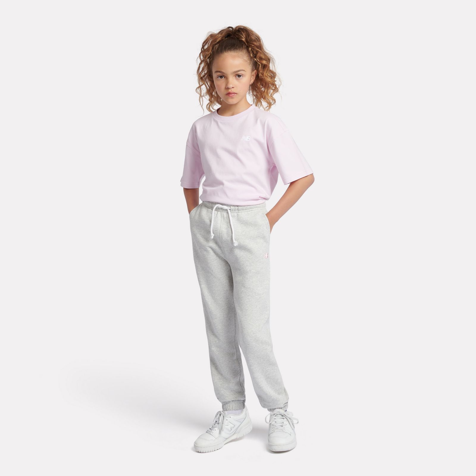 Детские брюки New Balance FT Small Logo Jogger — фото 2