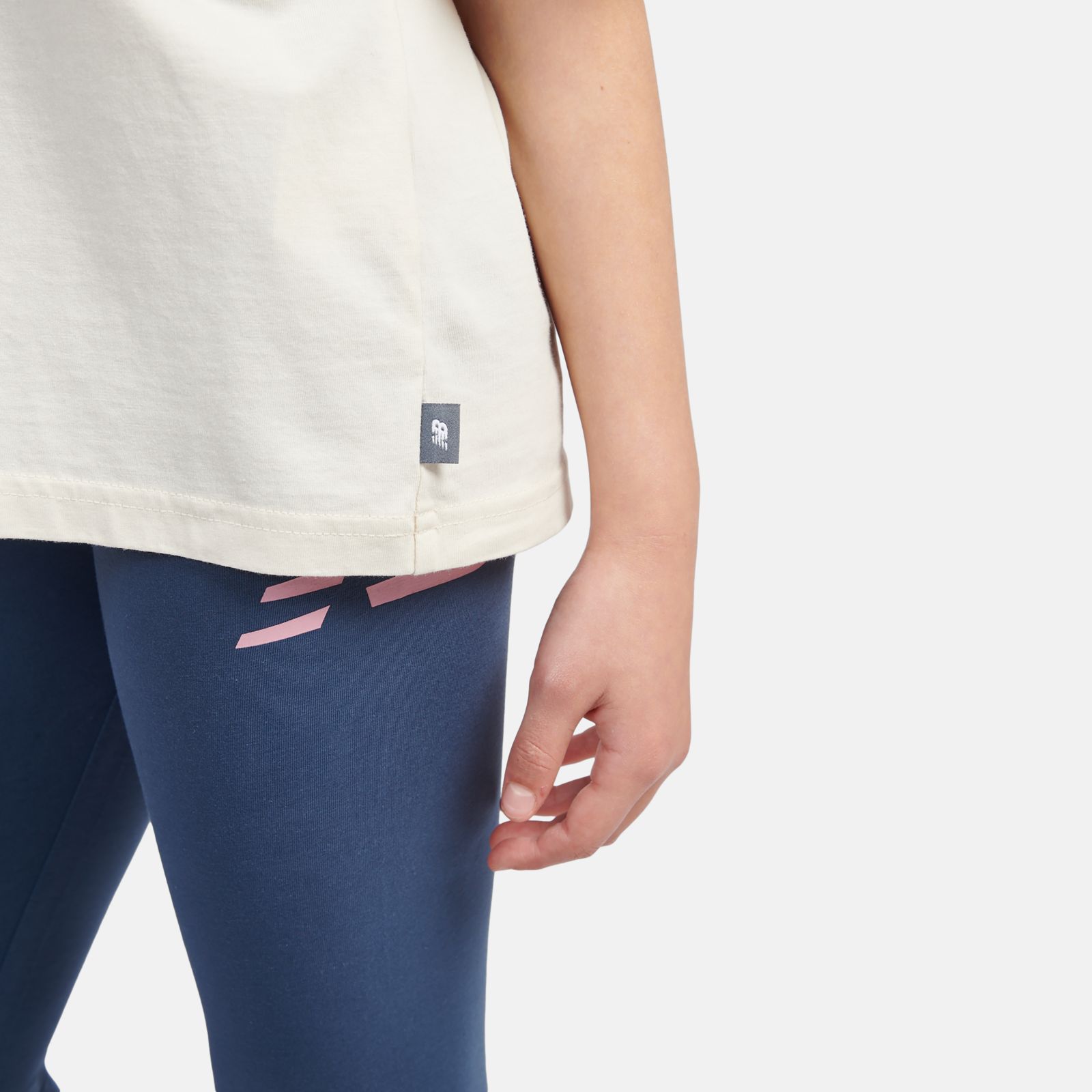 Детские футболки New Balance Gradient Graphic T-Shirt — фото 6
