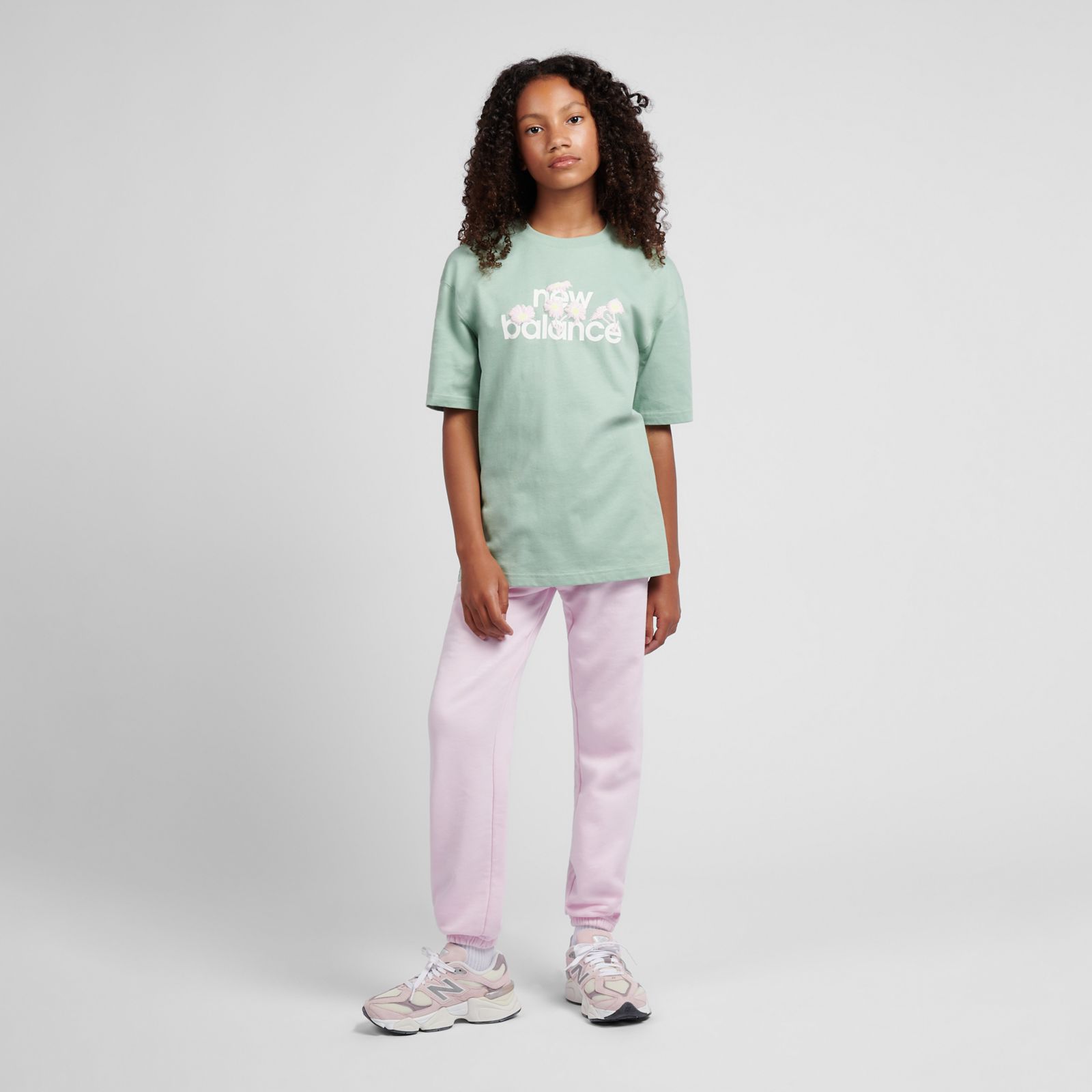 Детские футболки New Balance Flower Branded Logo T-Shirt — фото 2