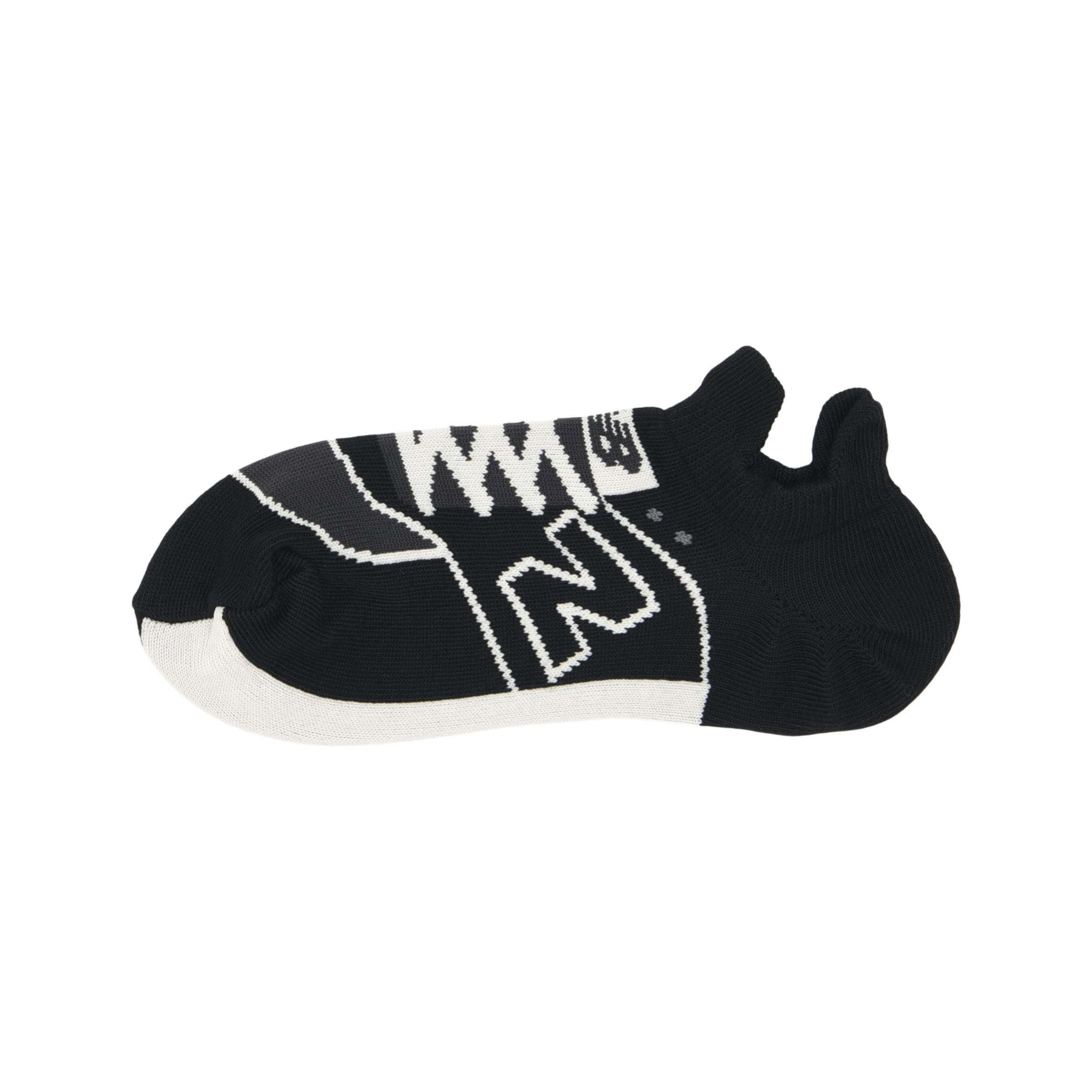 スニーカー柄ソックス