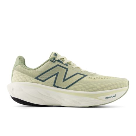 Chaussures baskets et vetements de sport New Balance