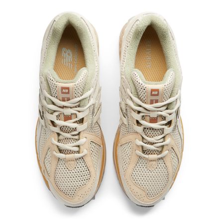 AURALEE New Balance 1906R Beige M1906RAU-