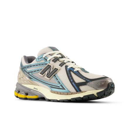 New Balance Accelerate Pacer 3,5 polegadas justo curto feminino preto