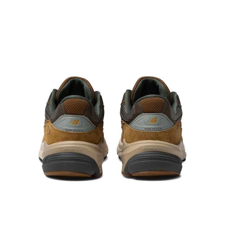 Carhartt WIP x NB MADE in USA 990v6