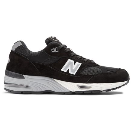 All black shop new balance uk