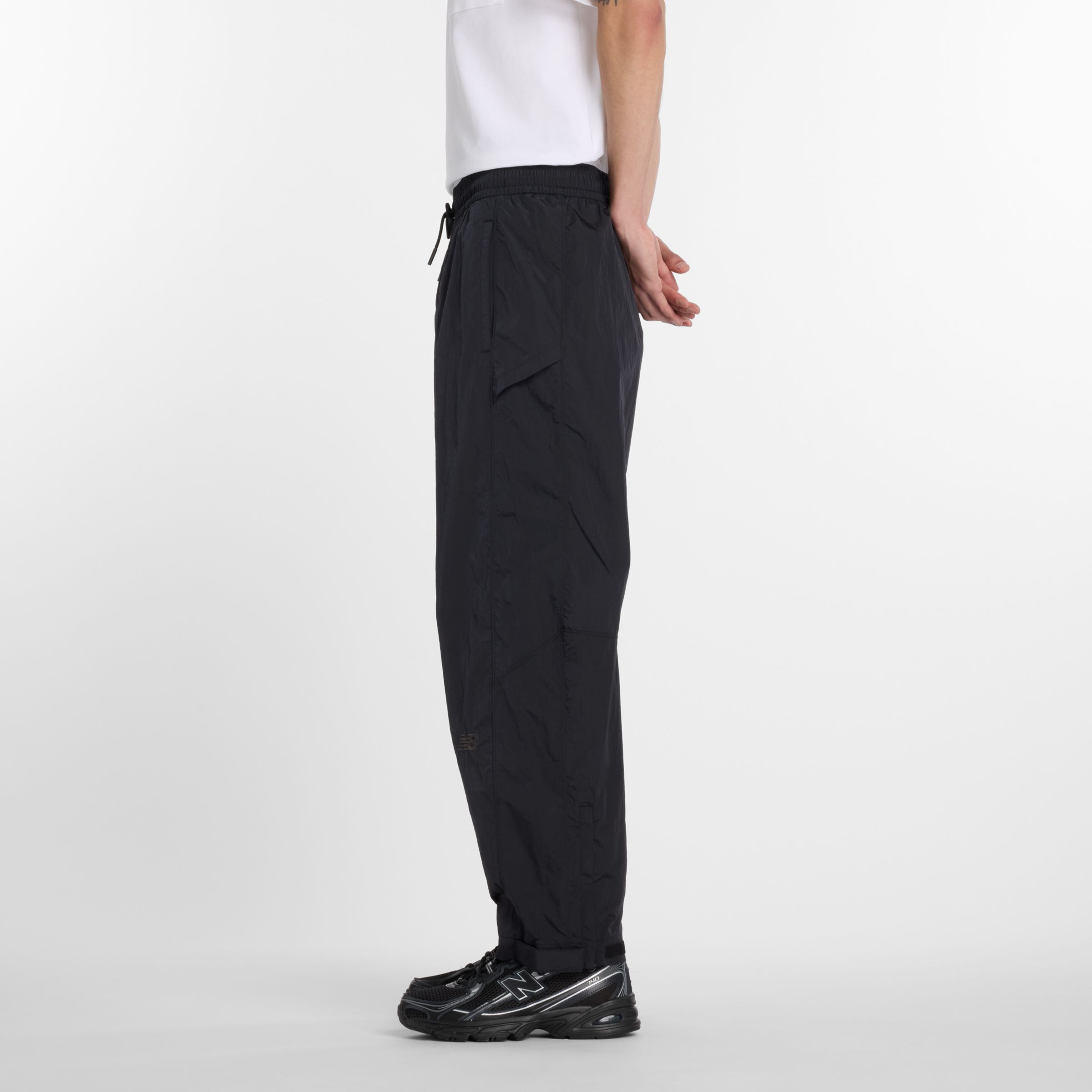 NB GREY ナイロンワイドテーパードパンツ
