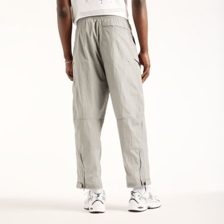 NB GREY ナイロンワイドテーパードパンツ