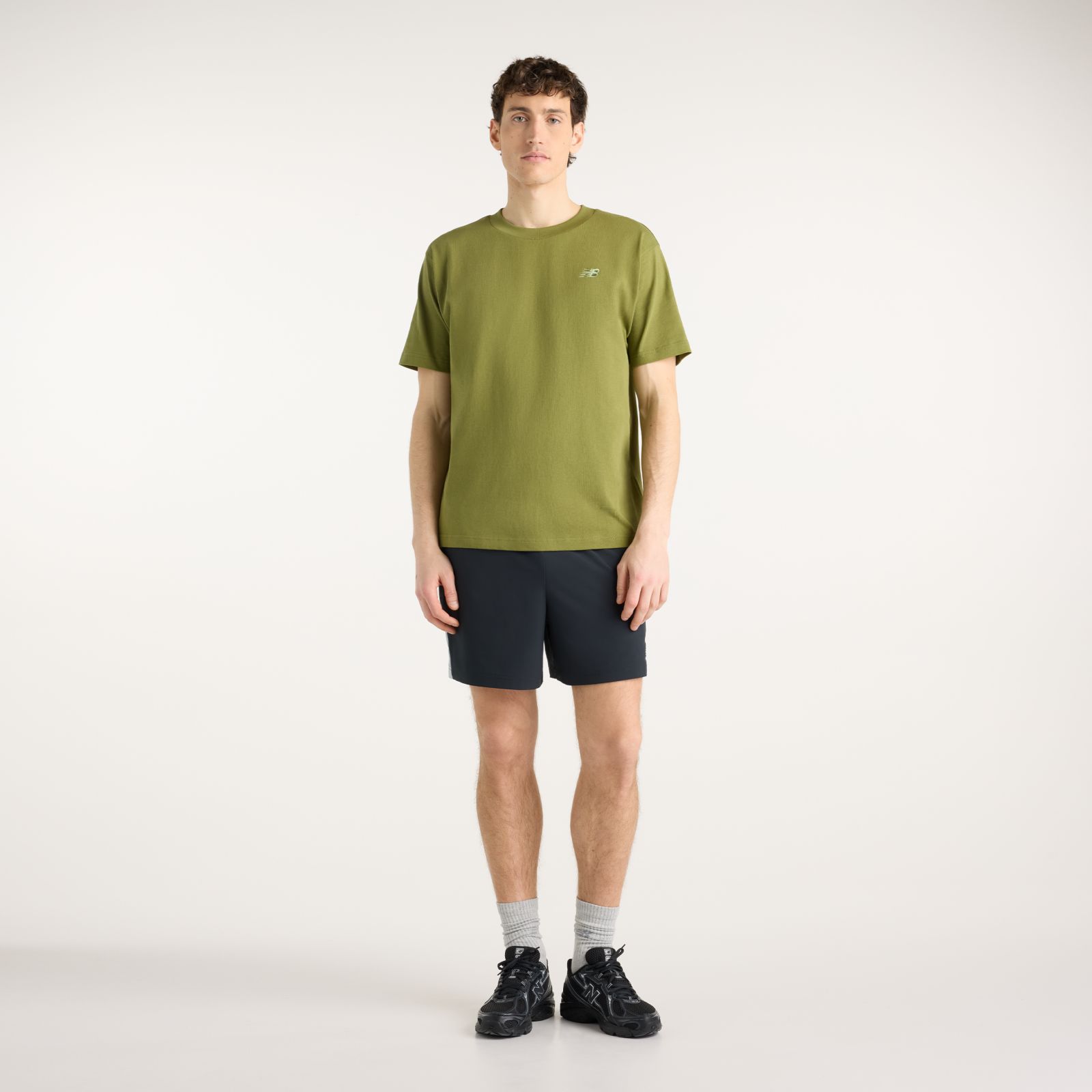Мужские шорты New Balance Athletics Stretch Woven Graphic — фото 2