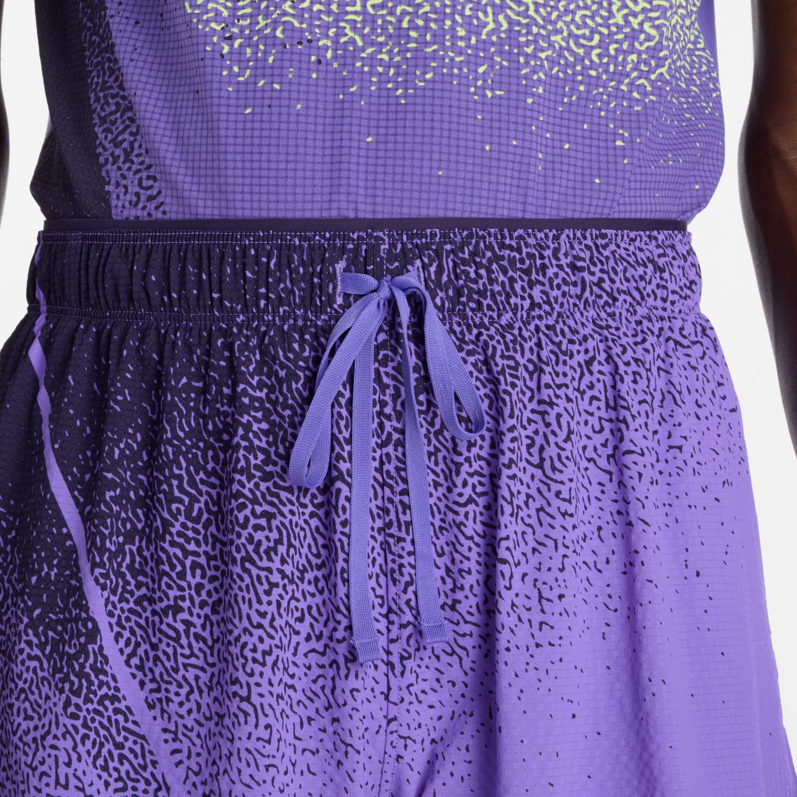 Мужские брюки New Balance RC Ultra Light Printed Short 3" — фото 3