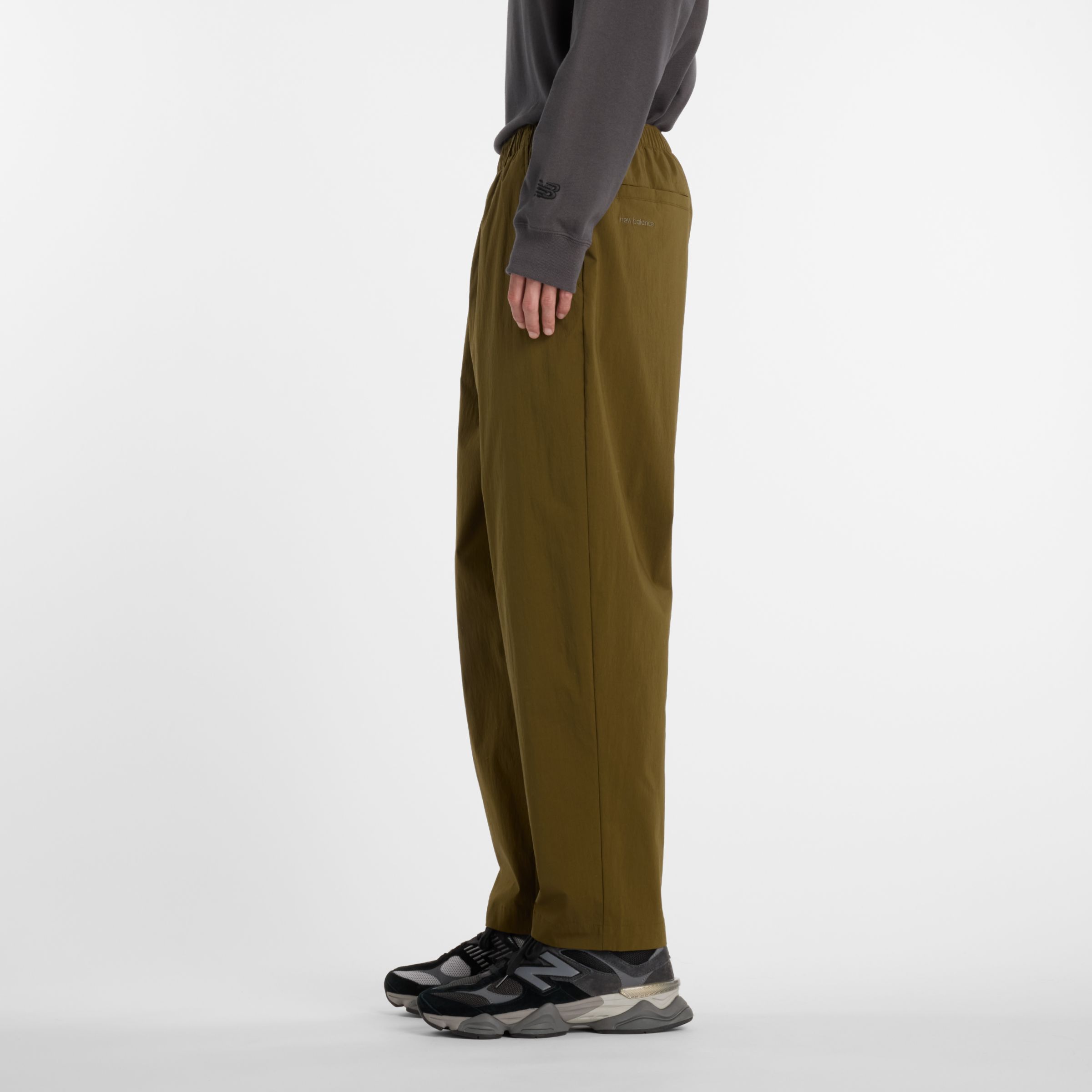 NB GREY テーパードパンツ