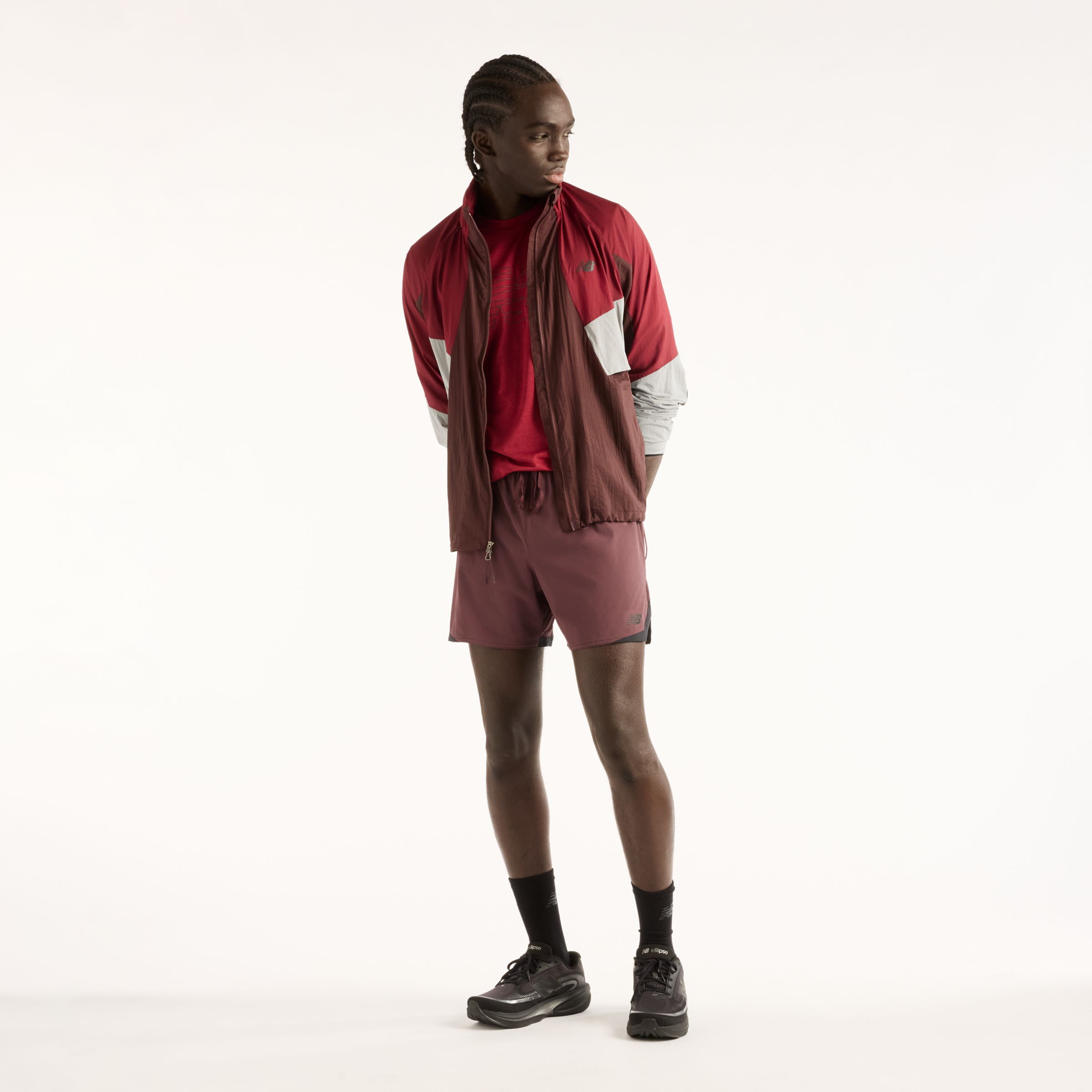 Fall is wearing size M and is 6'/183cm. Chest: 33.5"/85cm, Waist: 26.75"/68cm, Hips: 35"/89cm