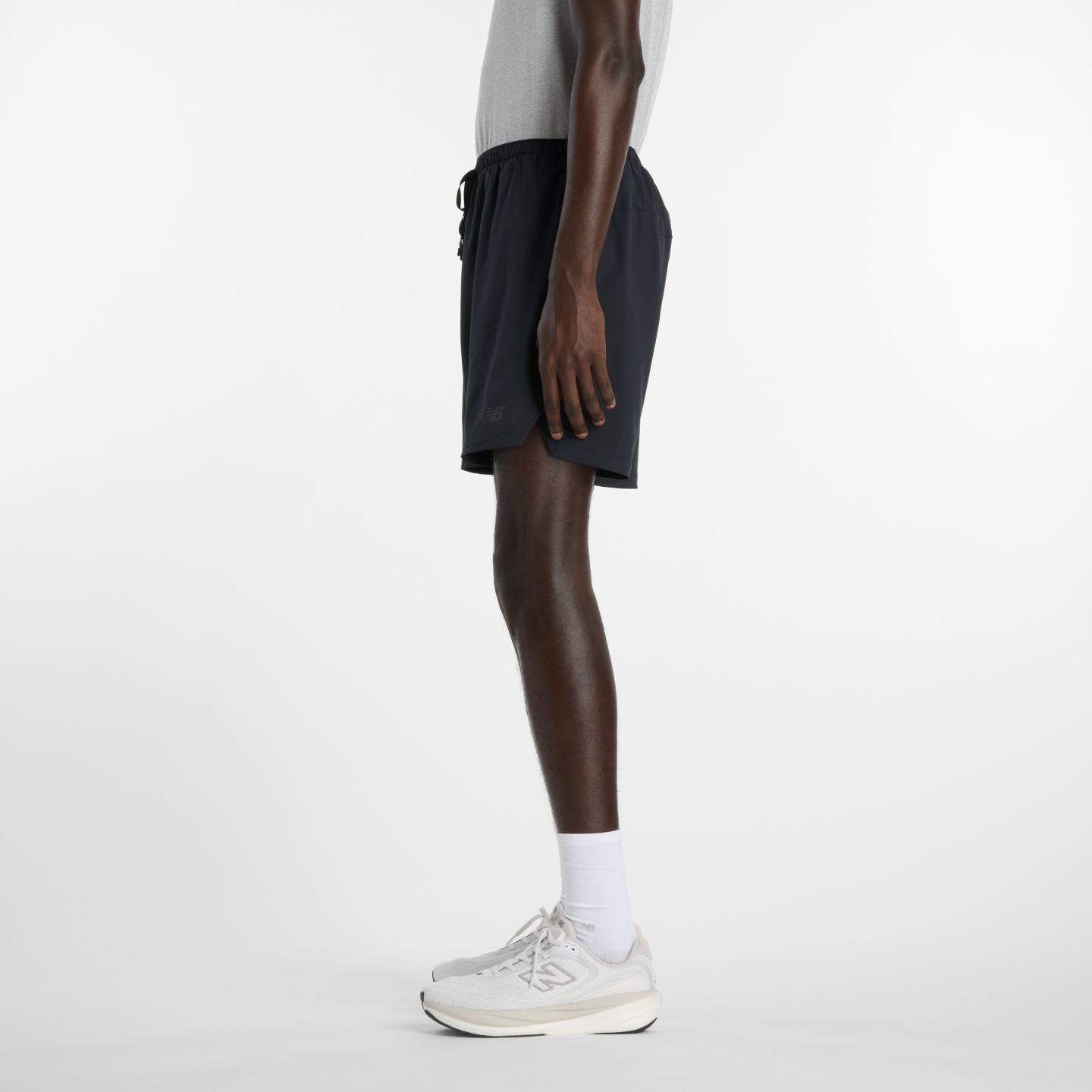 Мужские шорты New Balance RC Essential Short 7", цвет: Чёрный / Серый — фото 3