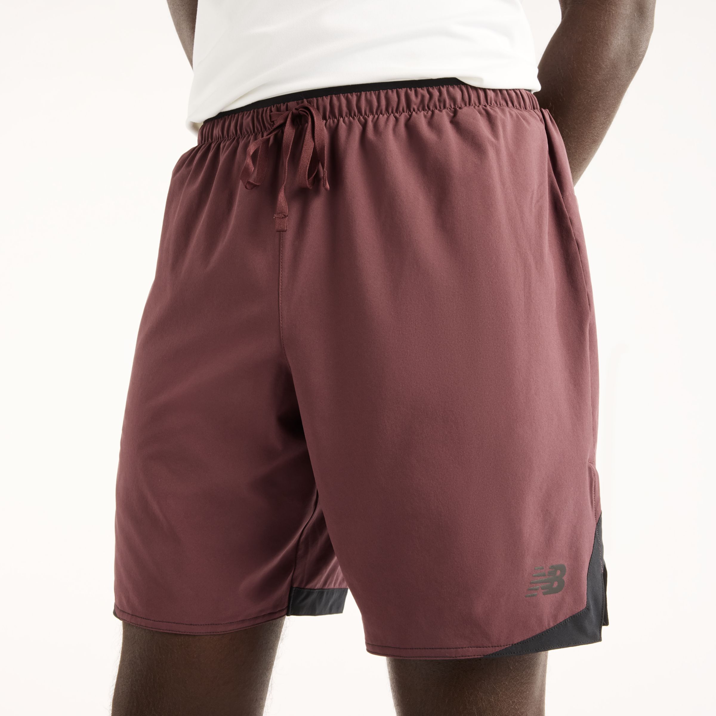 Fall is wearing size M and is 6'/183cm. Chest: 33.5"/85cm, Waist: 26.75"/68cm, Hips: 35"/89cm