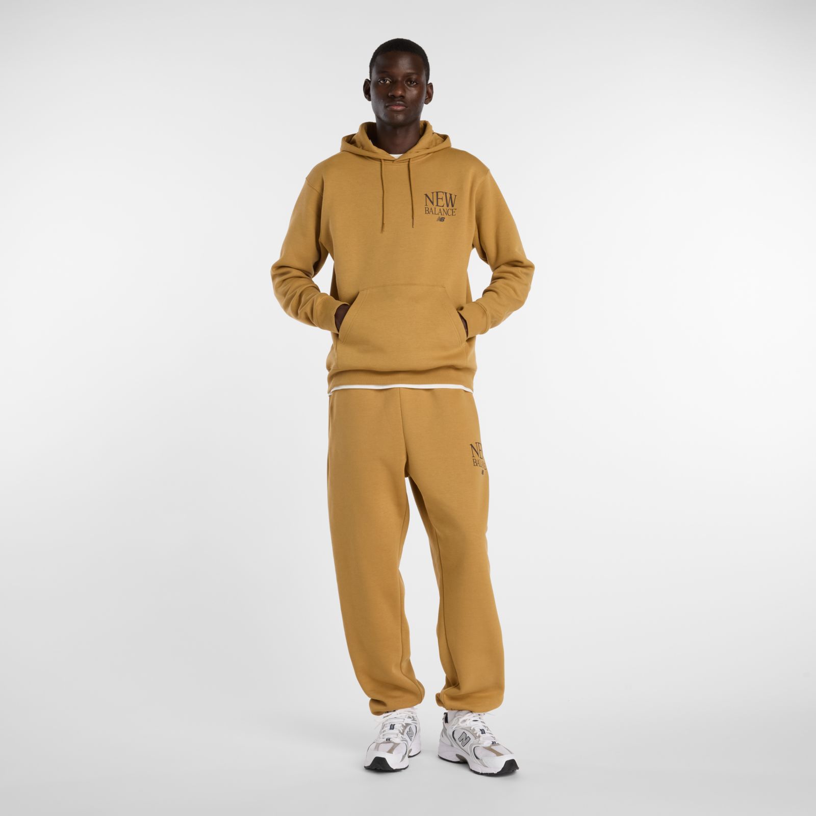 Мужские брюки New Balance Reimagined Fleece Jogger — фото 2