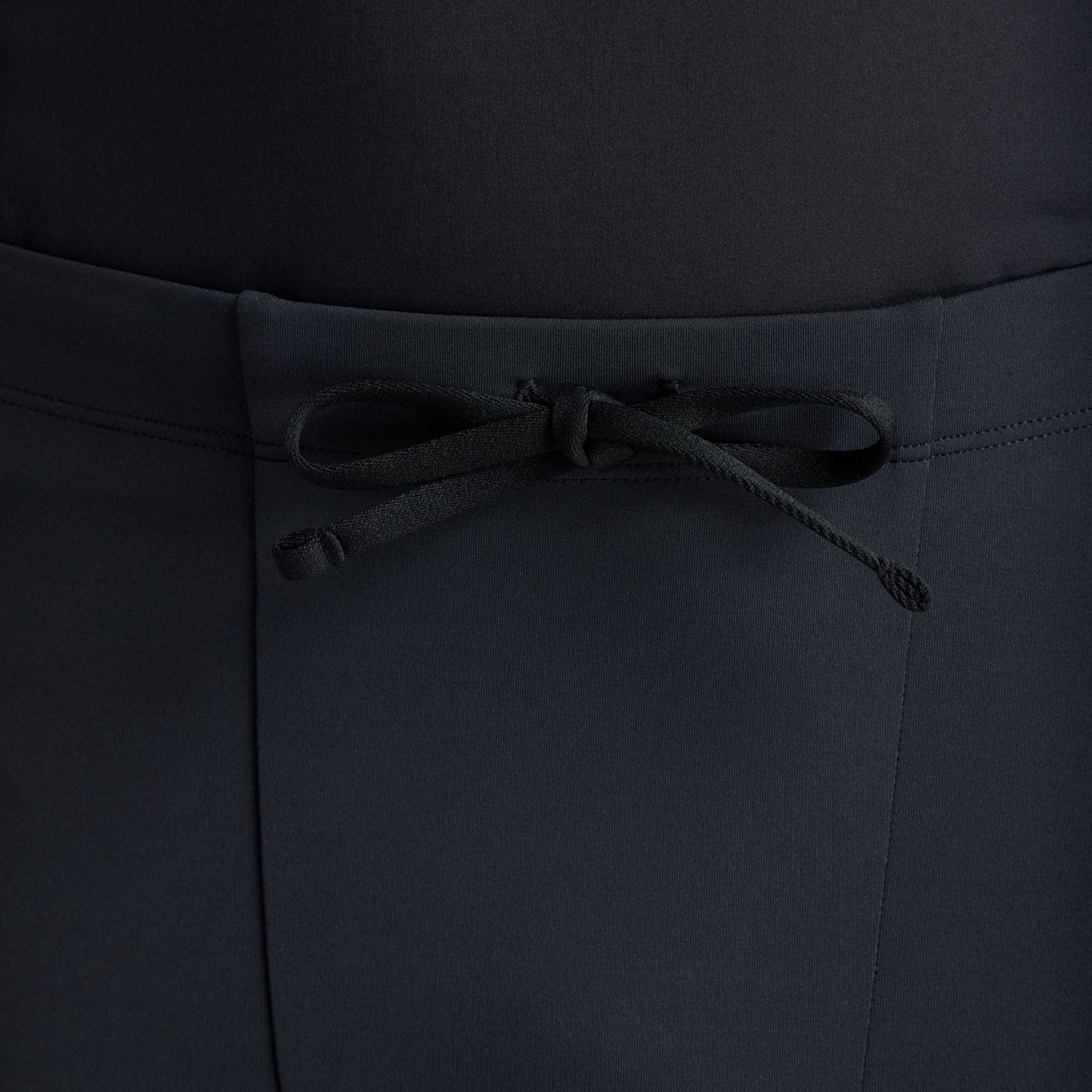 London Edition NB Sleek Pocket Half Tight 9"