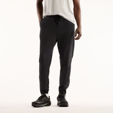 Мужские брюки New Balance RC Essential Jogger