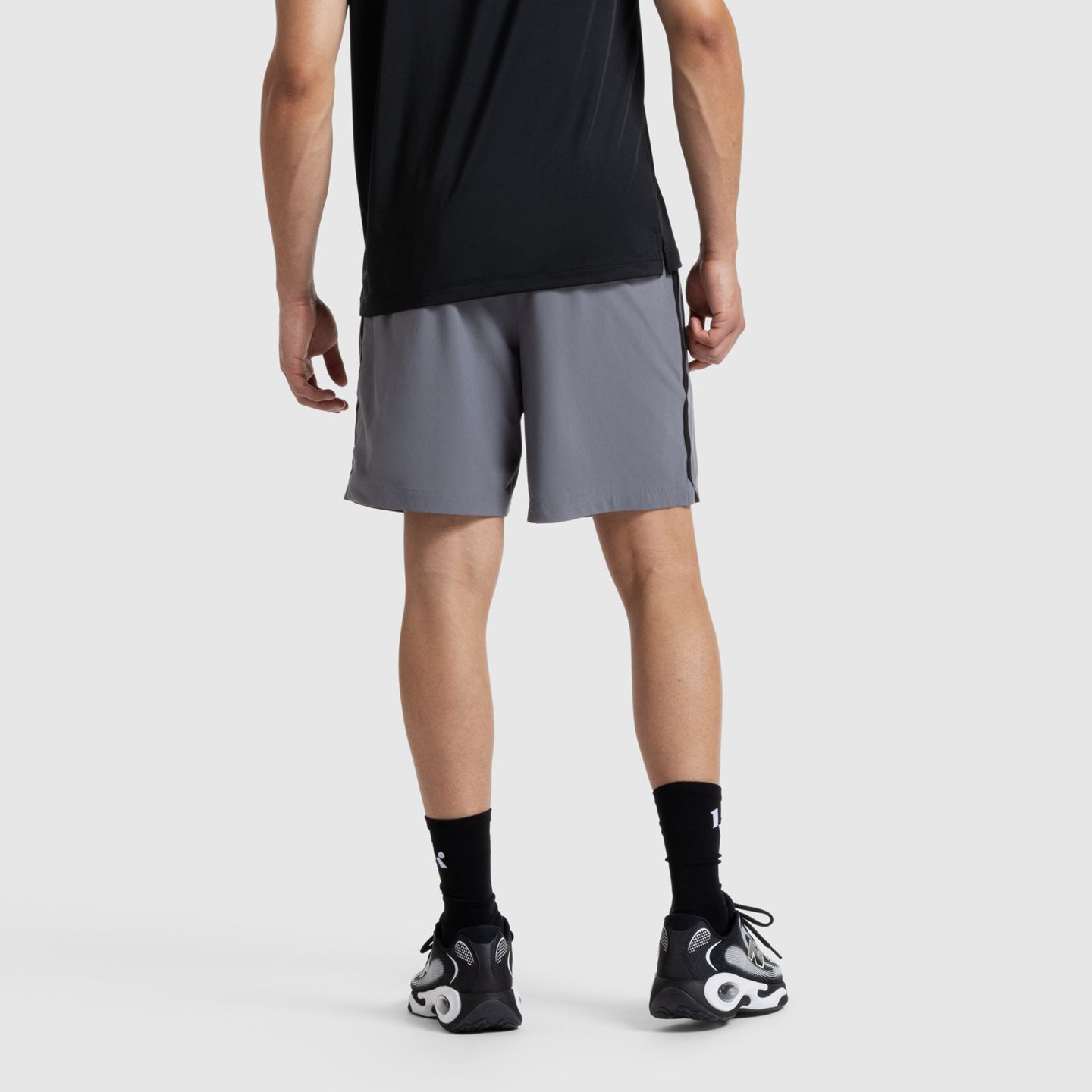 Мужские шорты New Balance Klutch Athletics 7" Woven, цвет: Тёмно-серый — фото 2