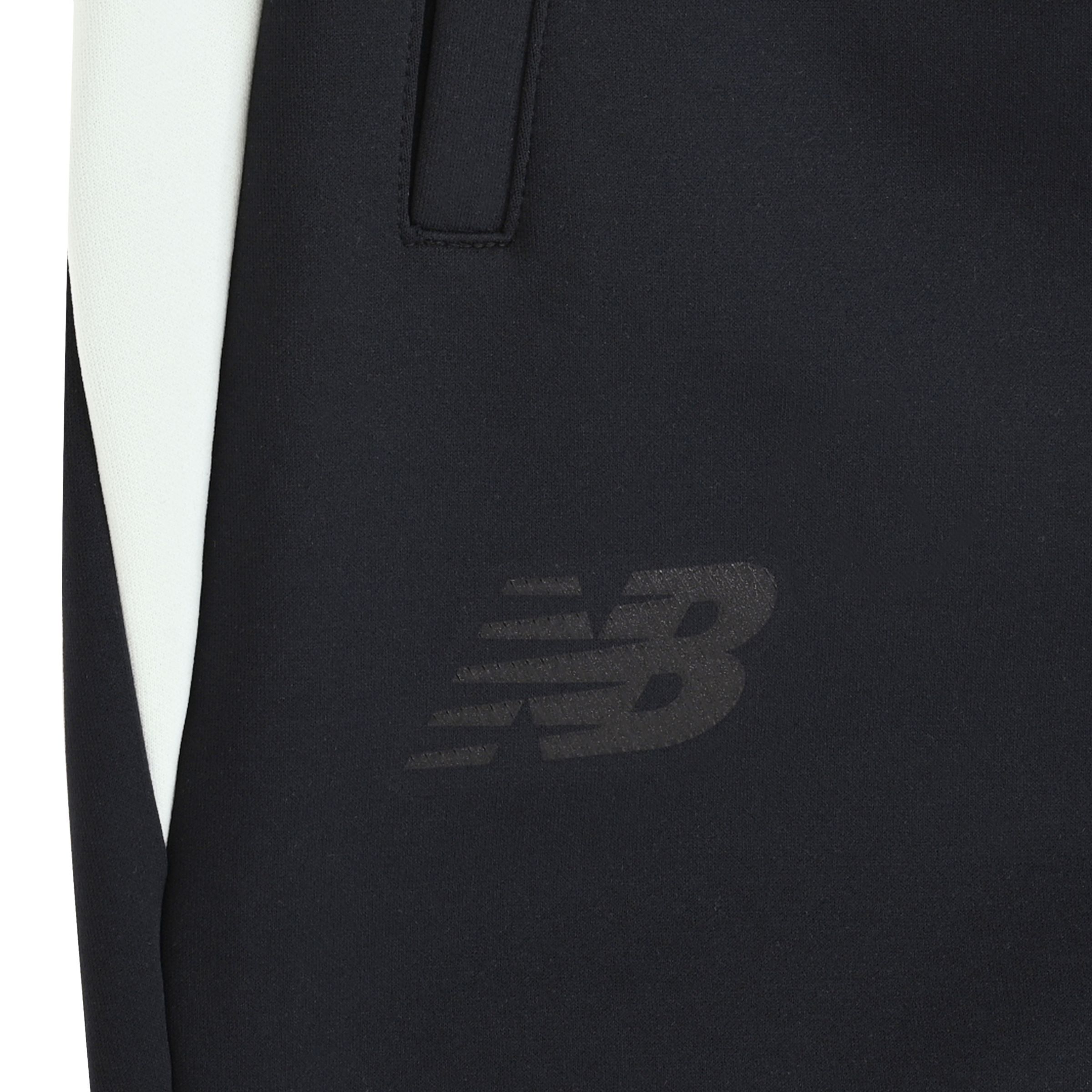 New Balance Black Out ウォームアップパンツ, MB6260BDSRV