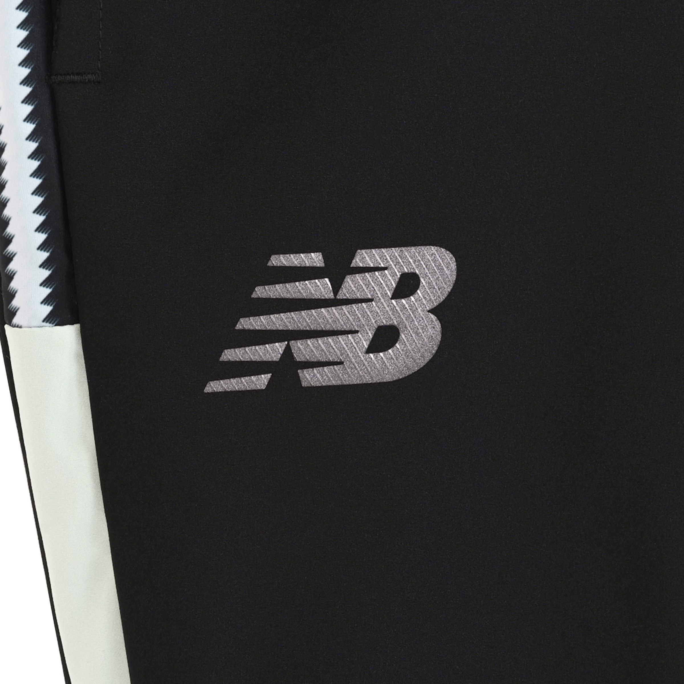 New Balance Black Out ストレッチウーブンパンツ, MB6281COSRV
