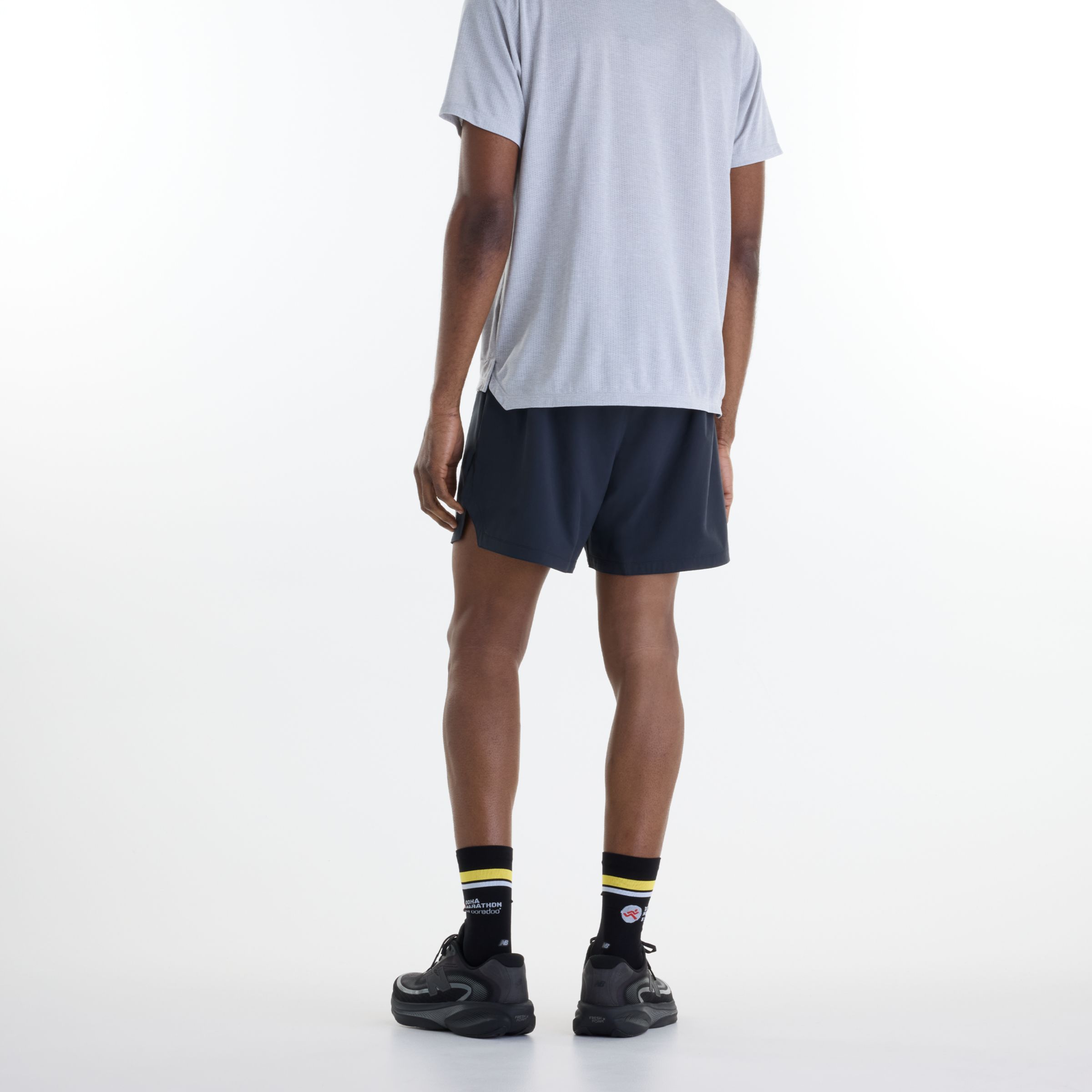 Glad is wearing size M and is 6'1"/ 185cm. Waist: 29"/74cm