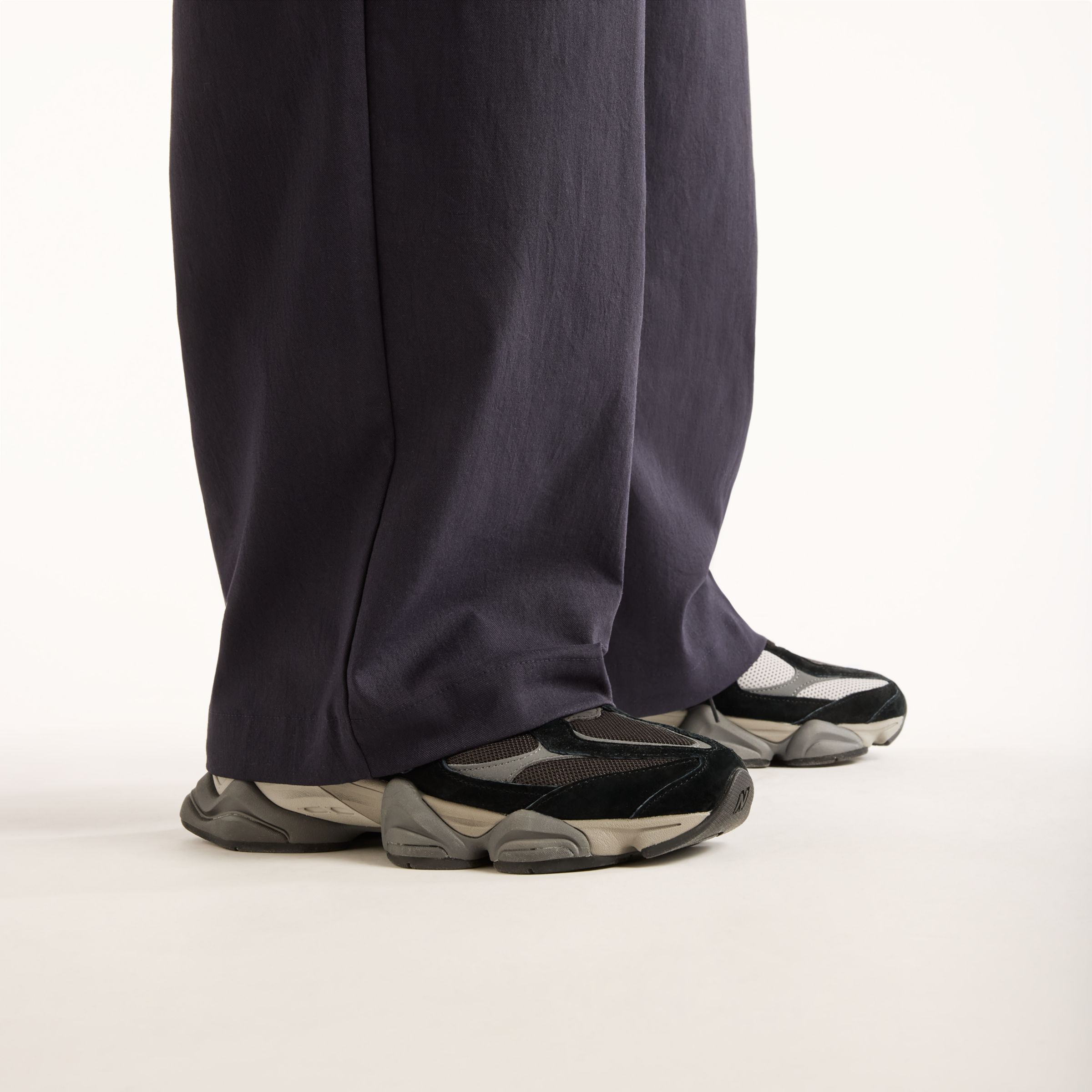 New Balance NB GREY ワイドパンツ, MB62B3TXDNT