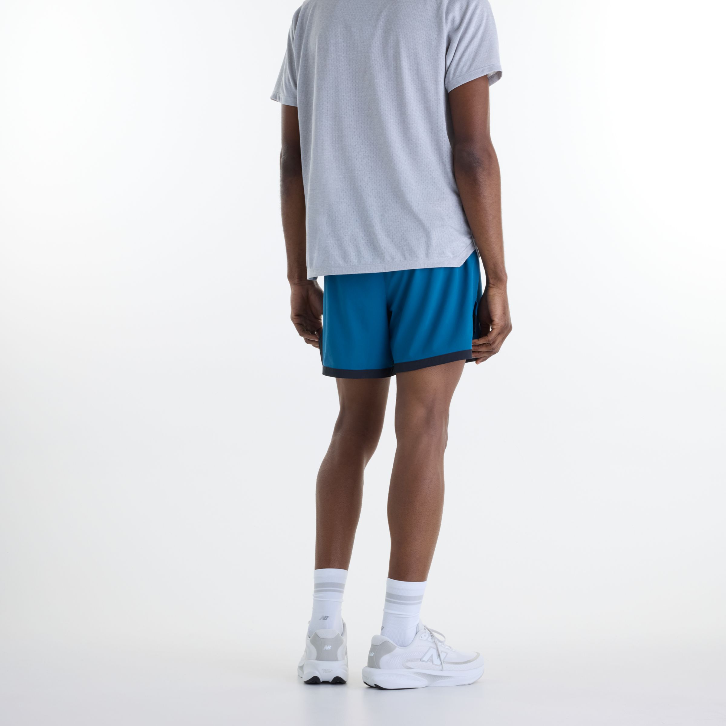 Glad is wearing size M and is 6'1"/ 185cm. Waist: 29"/74cm