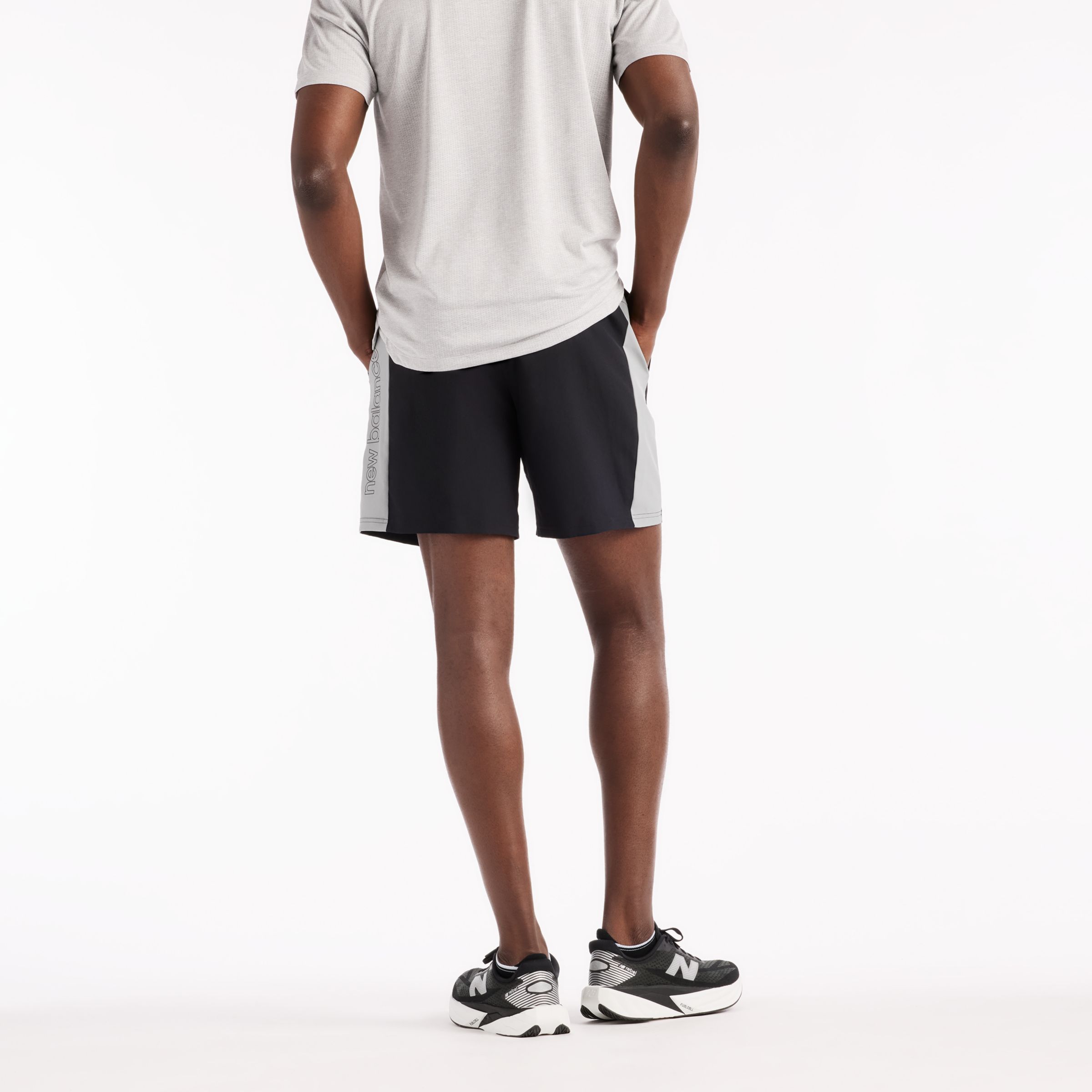 Nelson is wearing size M and is 5'4.5/164cm. Chest: 34.75"/88cm, Waist: 29"/74cm, Hips: 35.5"/90cm