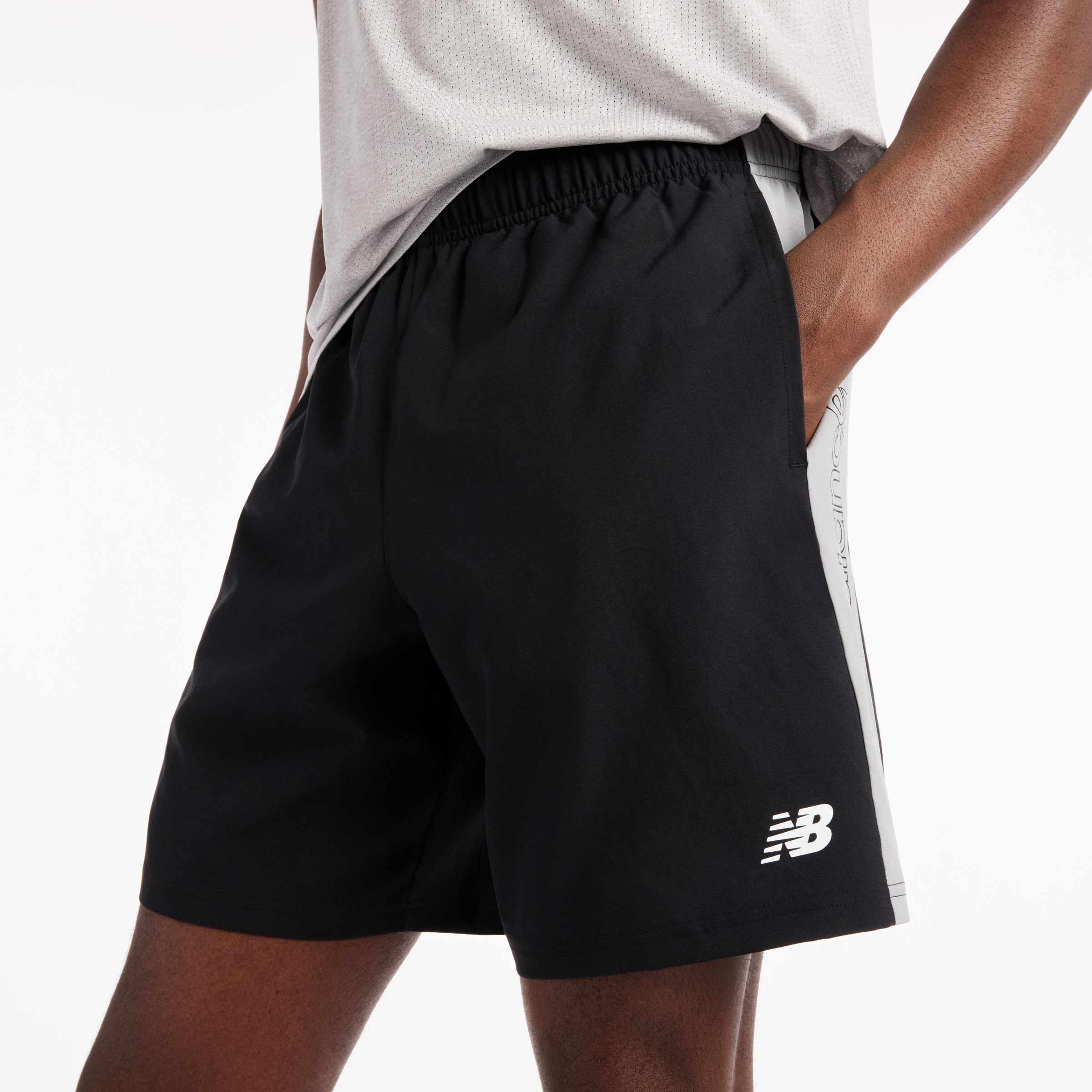Nelson is wearing size M and is 5'4.5/164cm. Chest: 34.75"/88cm, Waist: 29"/74cm, Hips: 35.5"/90cm