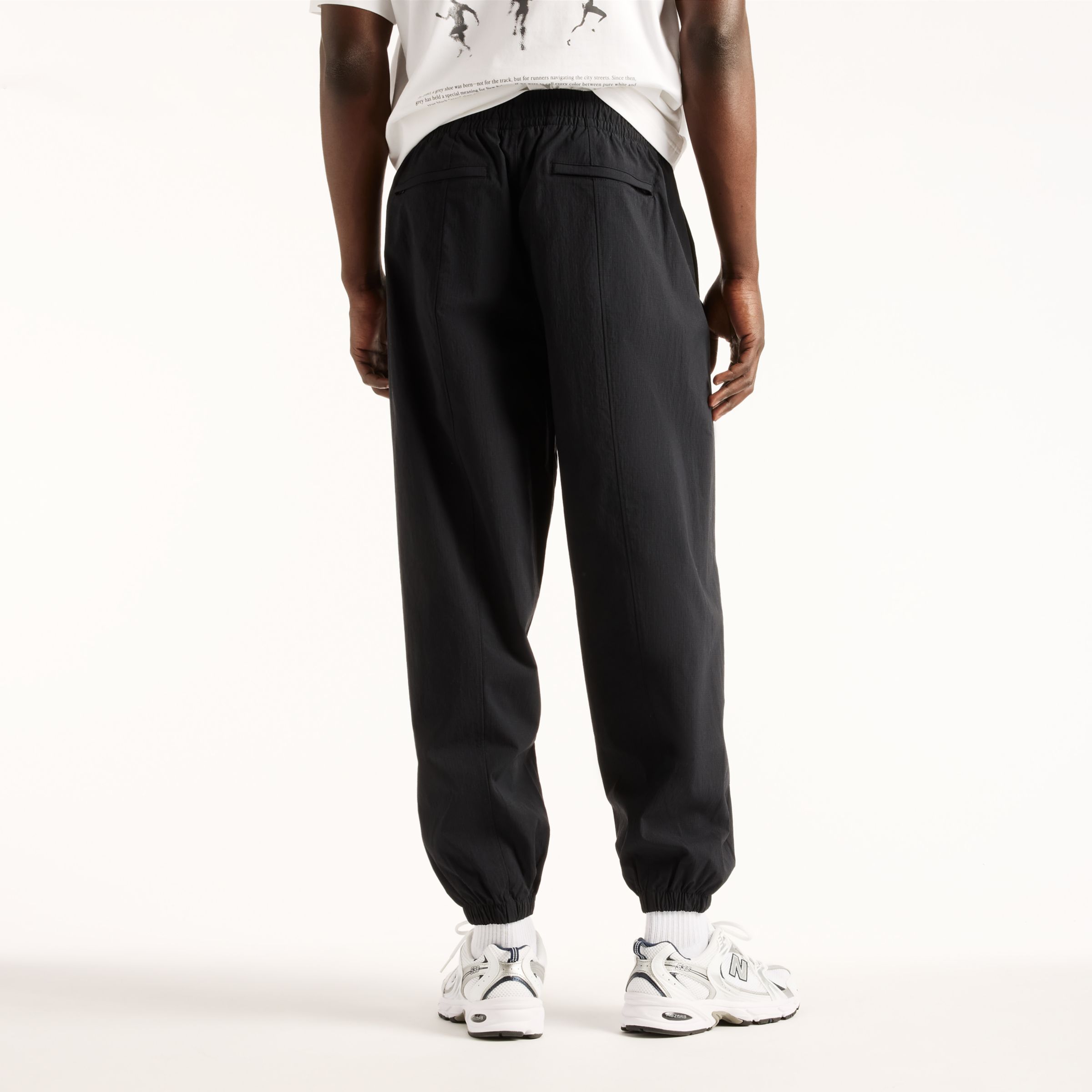 New Balance NB GREY ジョガーパンツ, MB62E7WZBK