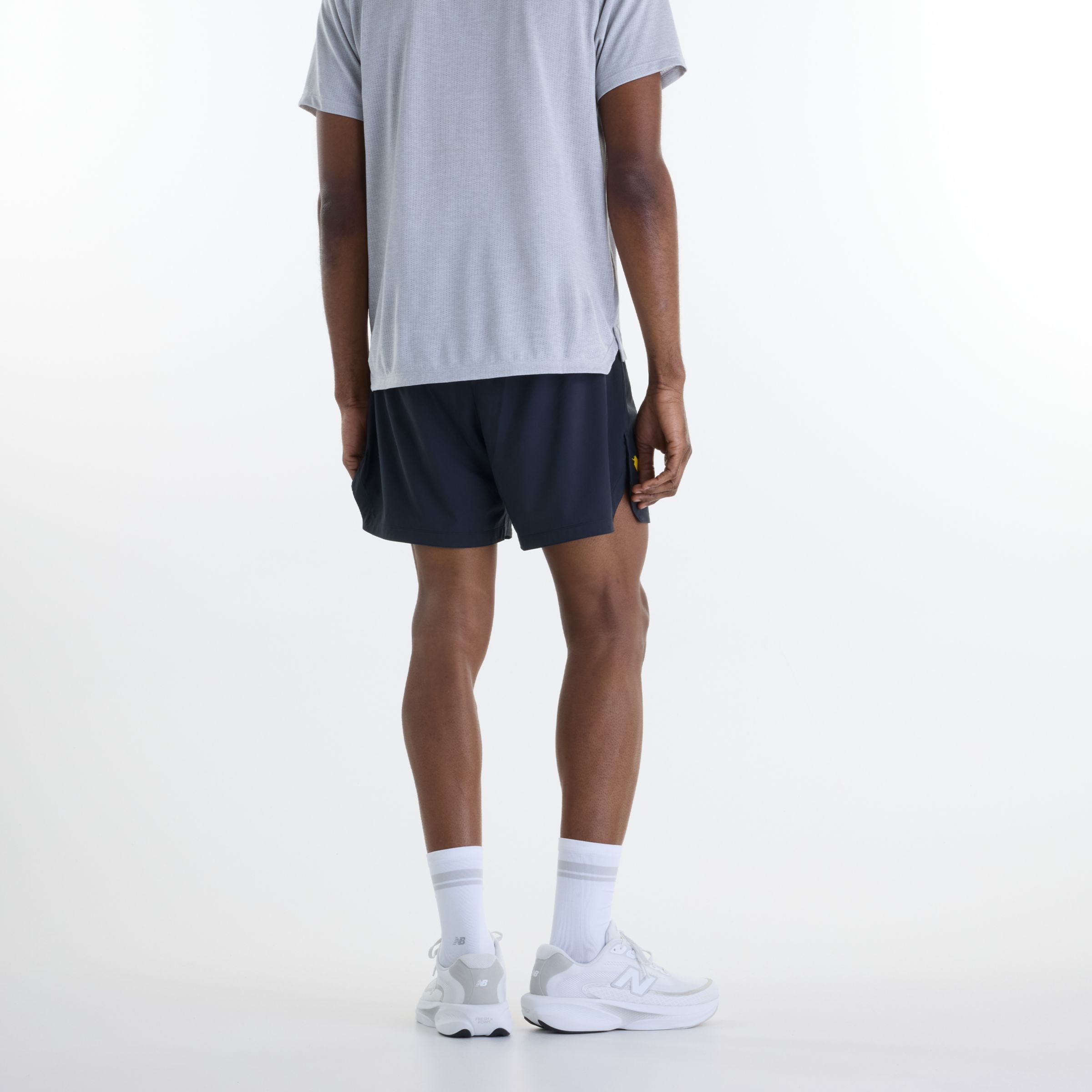 Glad talla M. Altura: 6'1"/ 185cm. Cintura : 29"/74cm