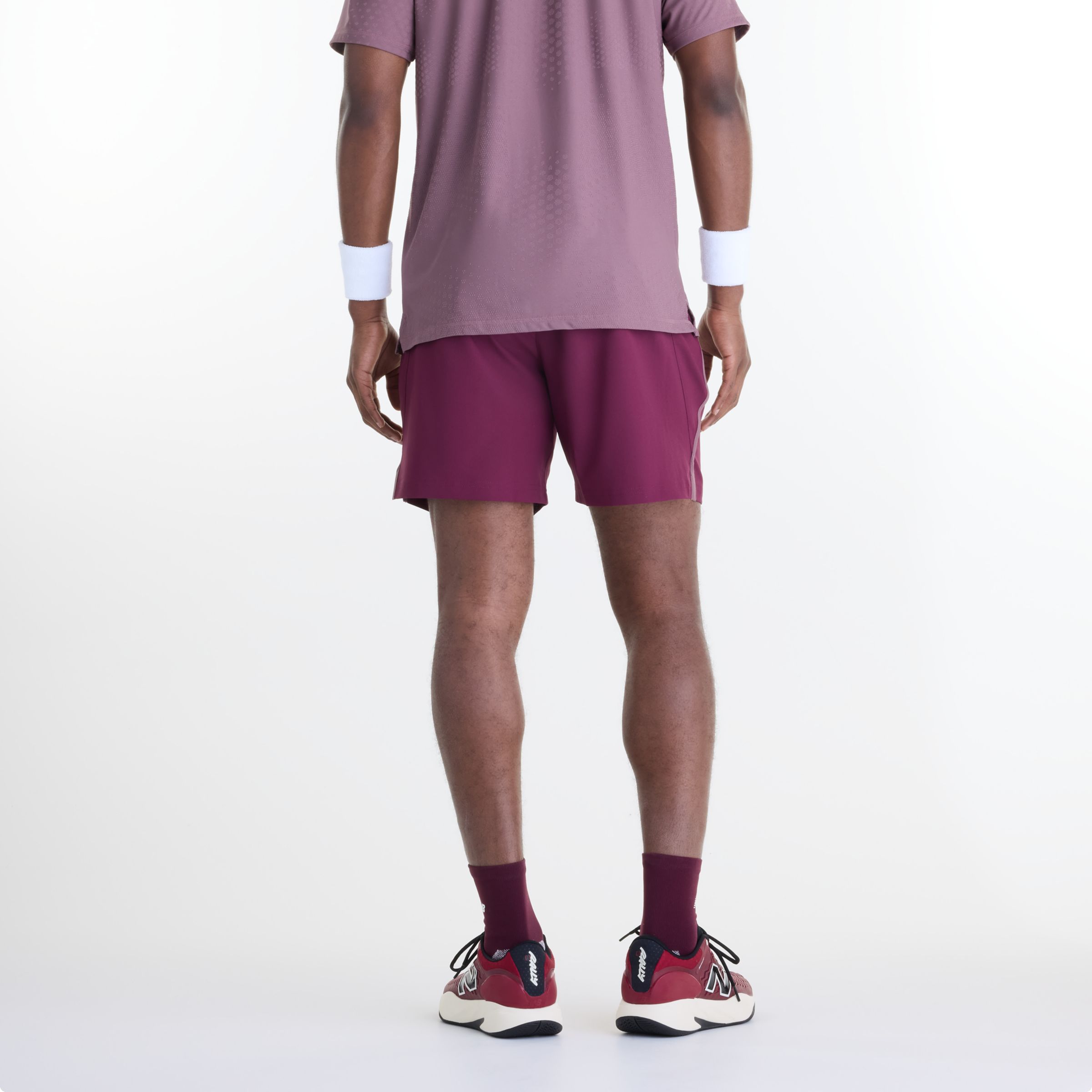 Tyliv is wearing size M and is 6'1"/186cm. Chest: 34.5"/88cm, Waist: 29"/74cm, Hips: 36.5"/93cm