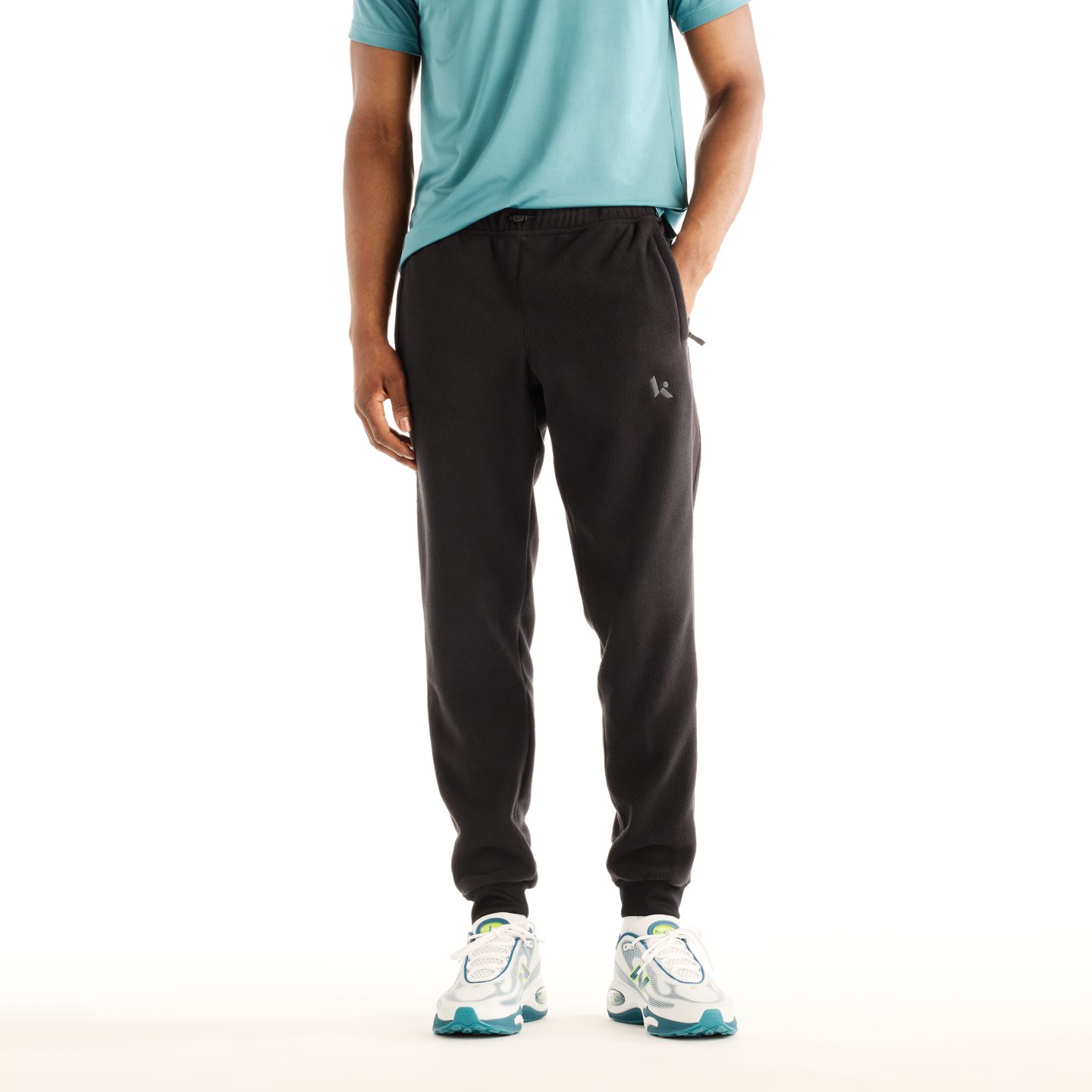 Мужские брюки New Balance Klutch Athletics Polar Fleece, цвет: Caviar — фото 1