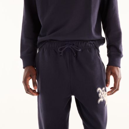 Pantalon universitaire &agrave; lettrage gothique