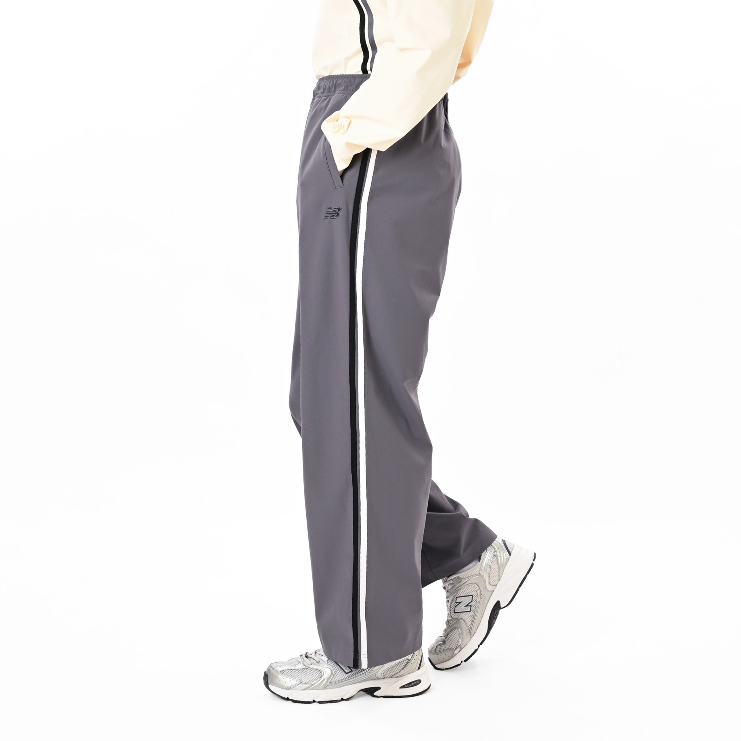 New Balance サイドラインジャージパンツ, MB62R82TAA9