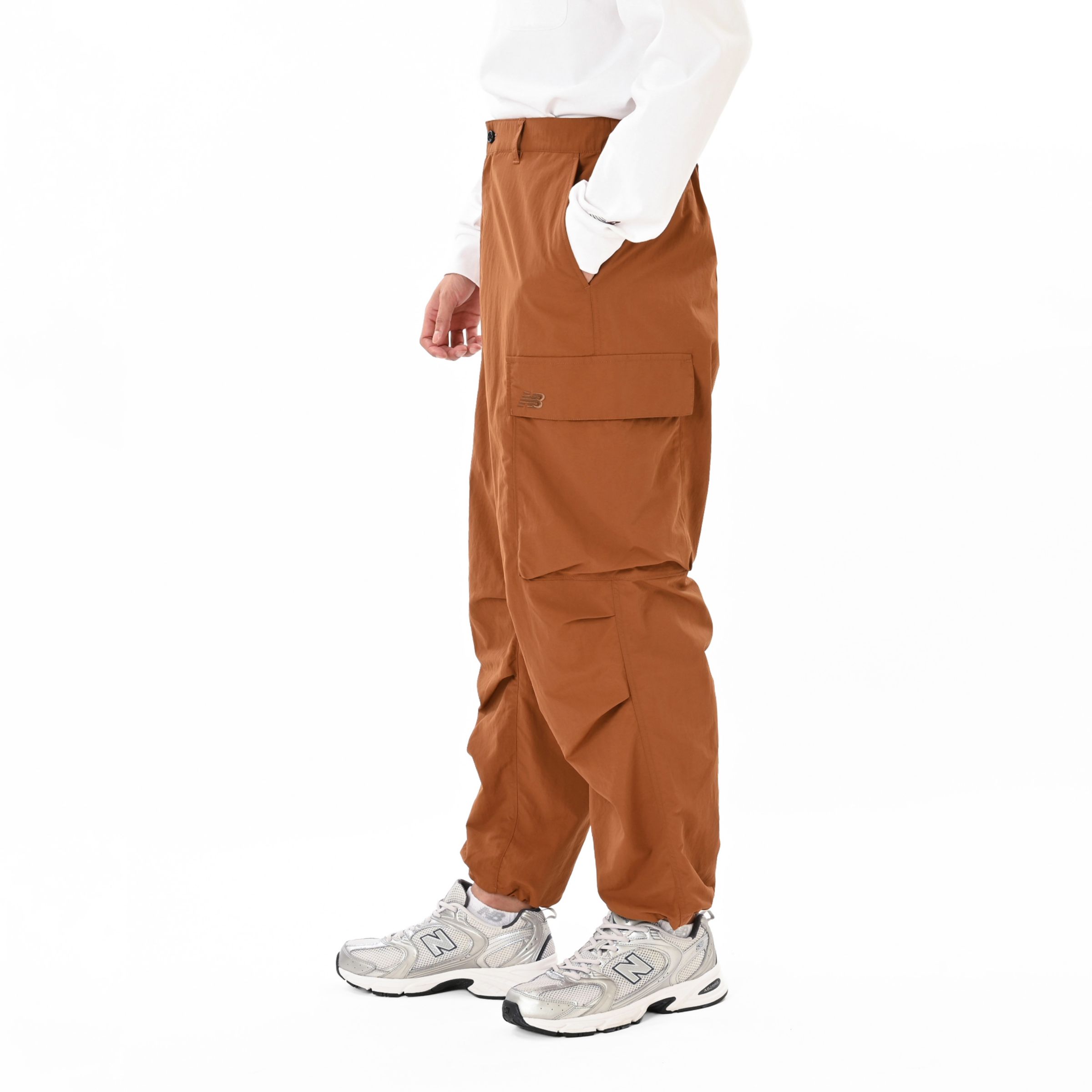 New Balance ナイロンカーゴパンツ, MB62U1KOBFT