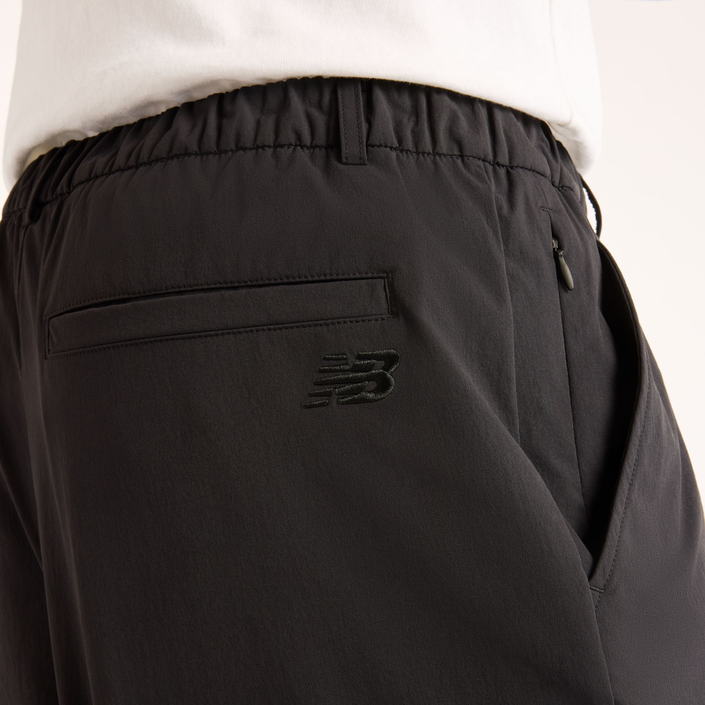 Fall is wearing size M and is 6'/183cm. Chest: 33.5"/85cm, Waist: 26.75"/68cm, Hips: 35"/89cm