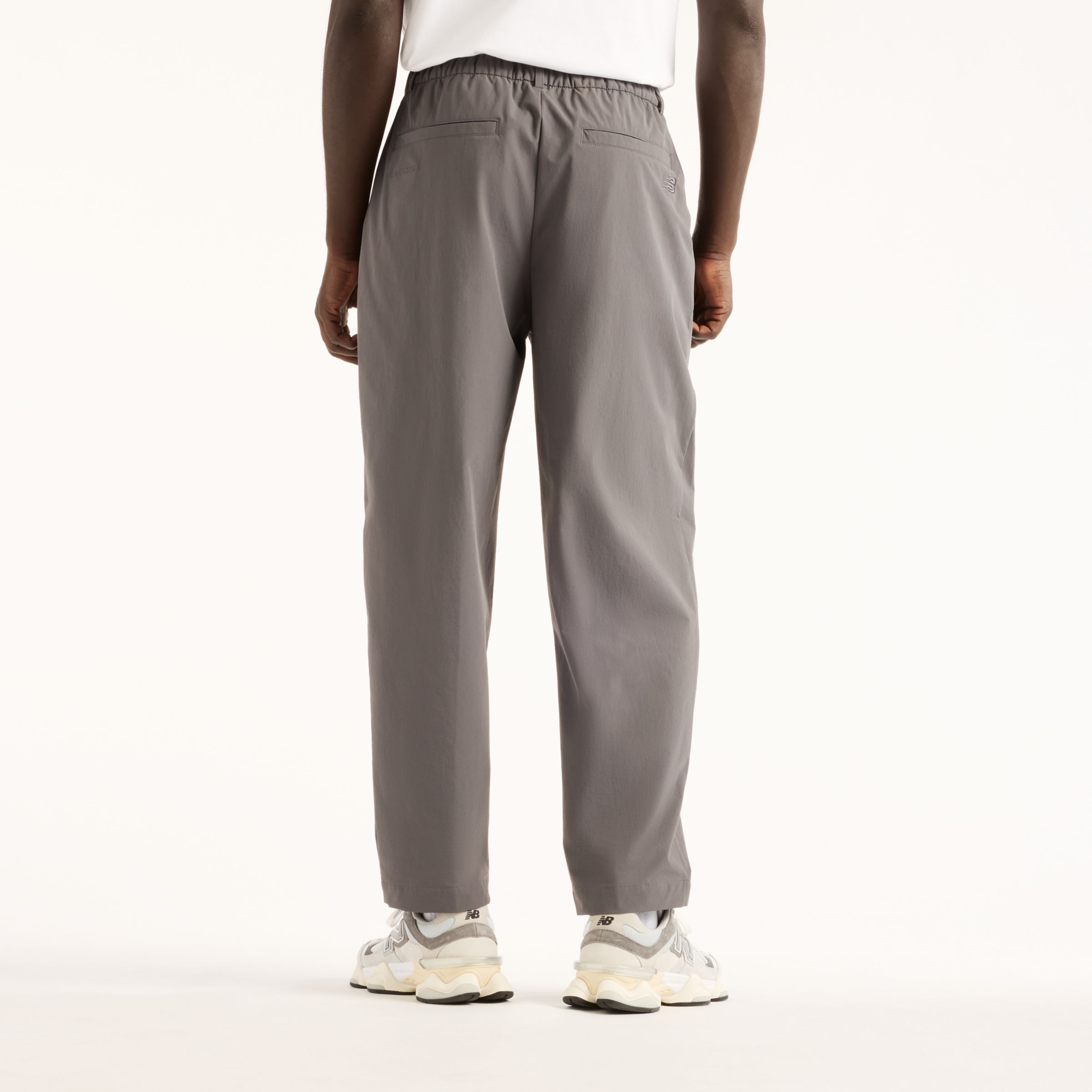 Fall is wearing size M and is 6'/183cm. Chest: 33.5"/85cm, Waist: 26.75"/68cm, Hips: 35"/89cm