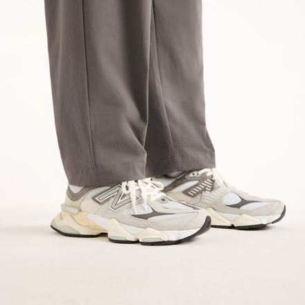 NB GREY ナイロンテーパードパンツ