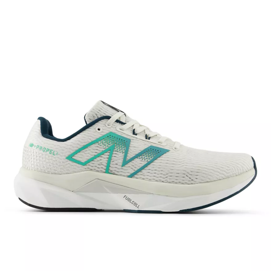 New Balance FuelCell Propel v5