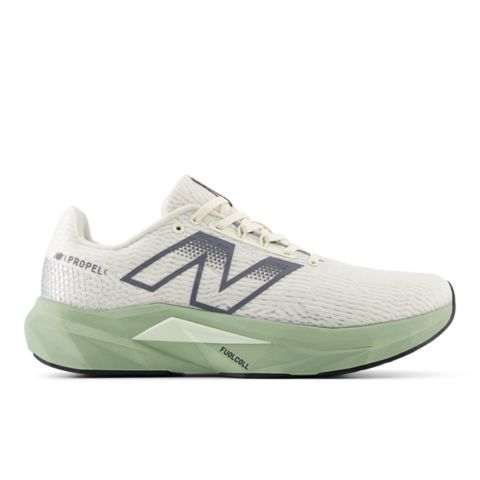 Женские кроссовки New Balance FuelCell Propel v5