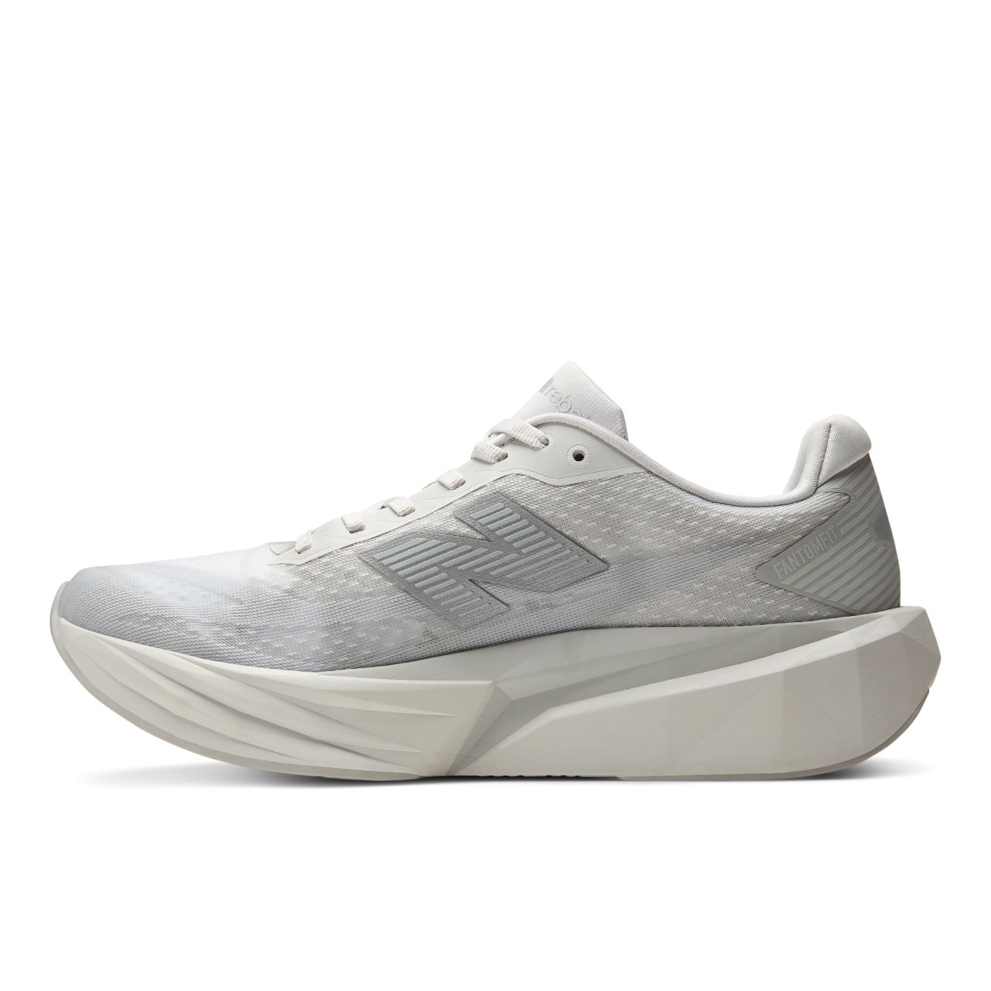Женские кроссовки New Balance FuelCell Rebel v5 Grey Days, цвет: Серый / Серебристый — фото 4