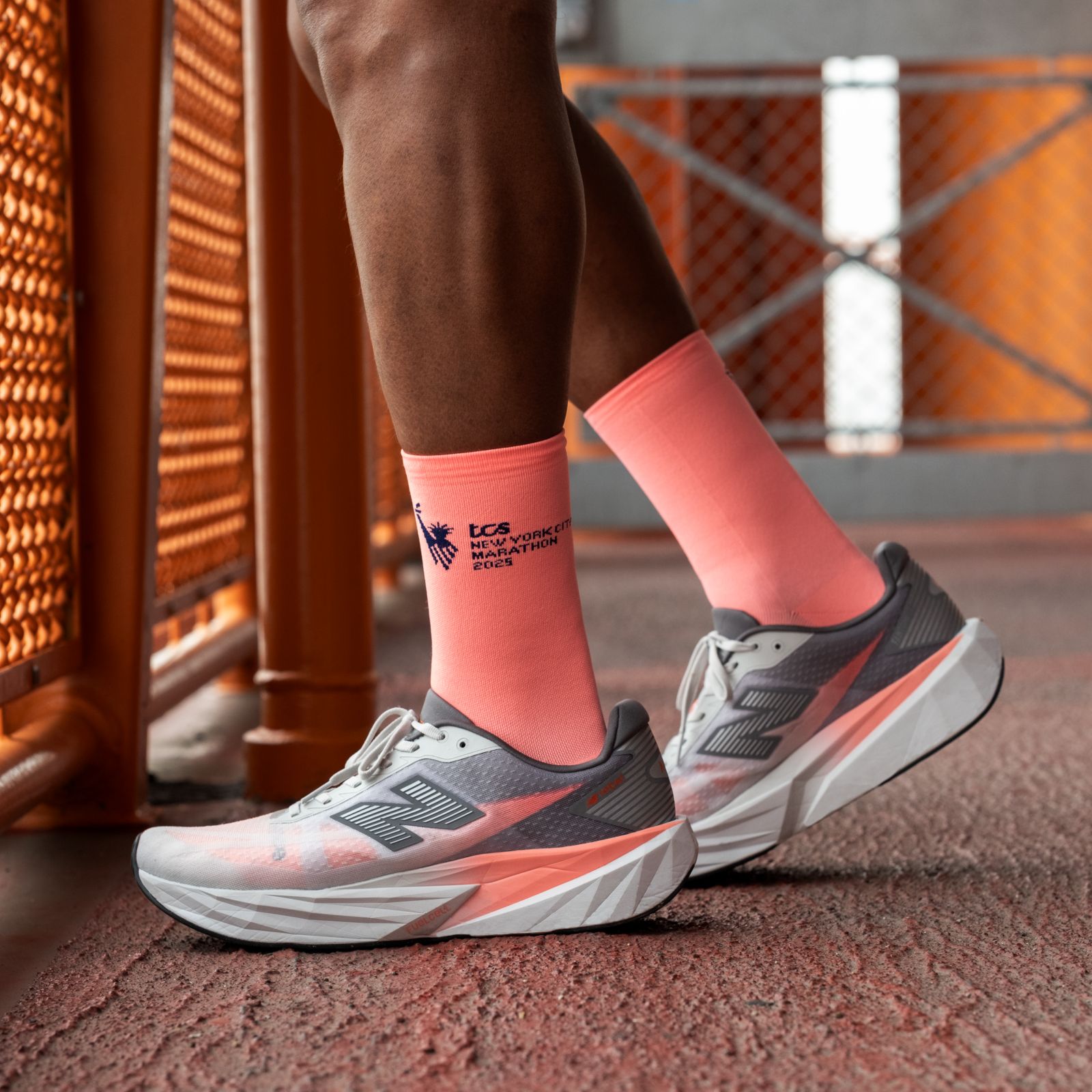 Мужские кроссовки New Balance FuelCell Rebel v5 NYC Marathon — фото 5
