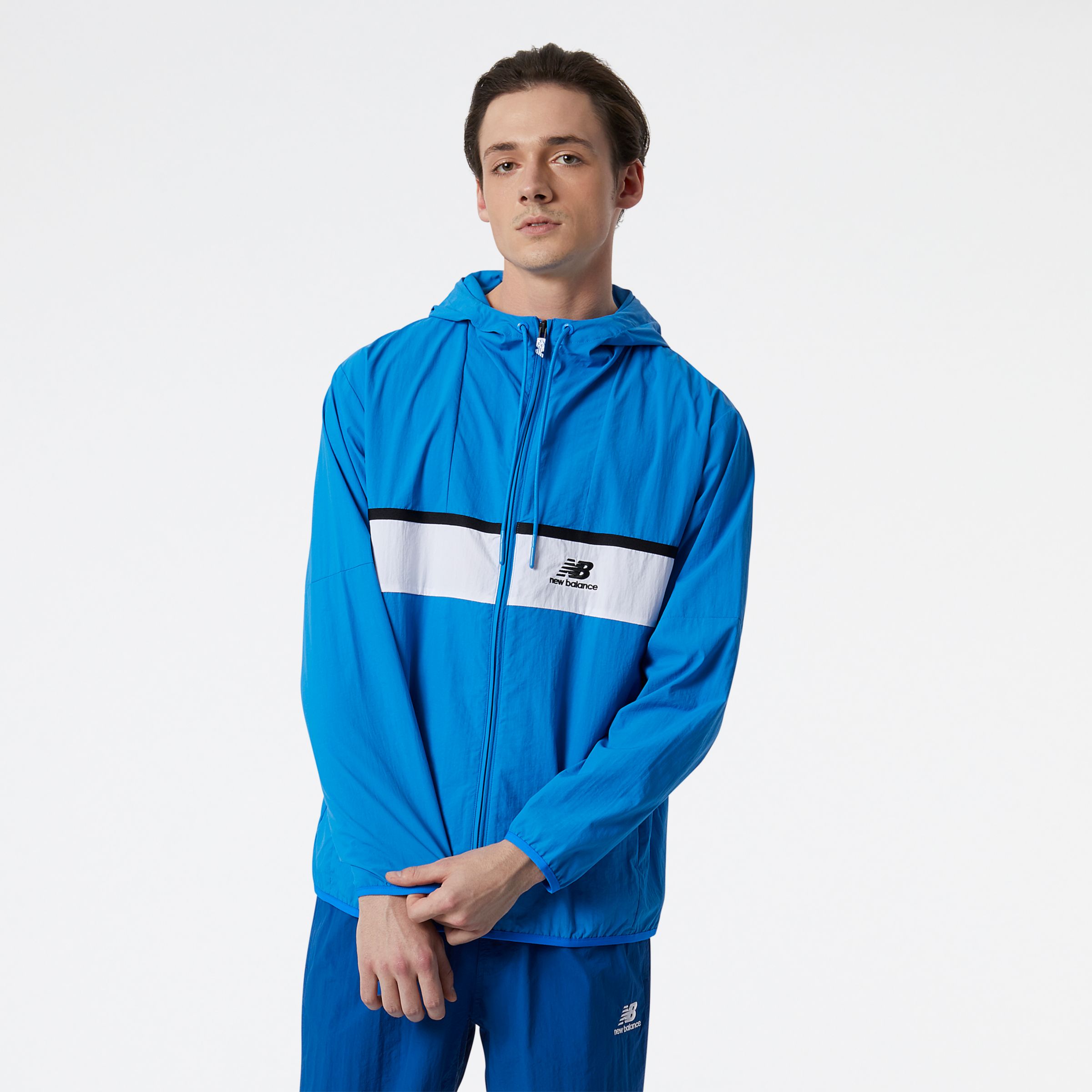 

New Balance Men's NB Athletics Amplified Windbreaker Blue - Blue