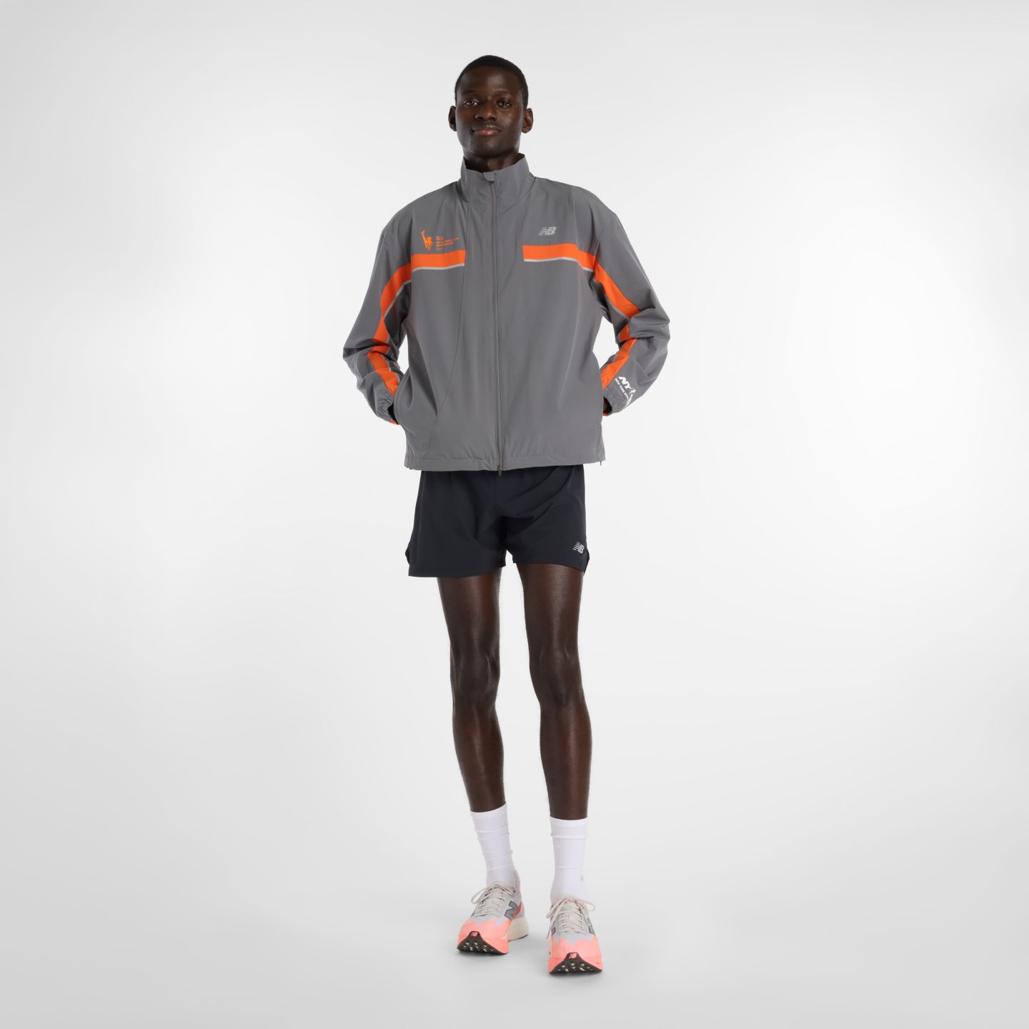 Мужская куртка New Balance NYC Marathon 2025, цвет: Тёмно-серый — фото 3