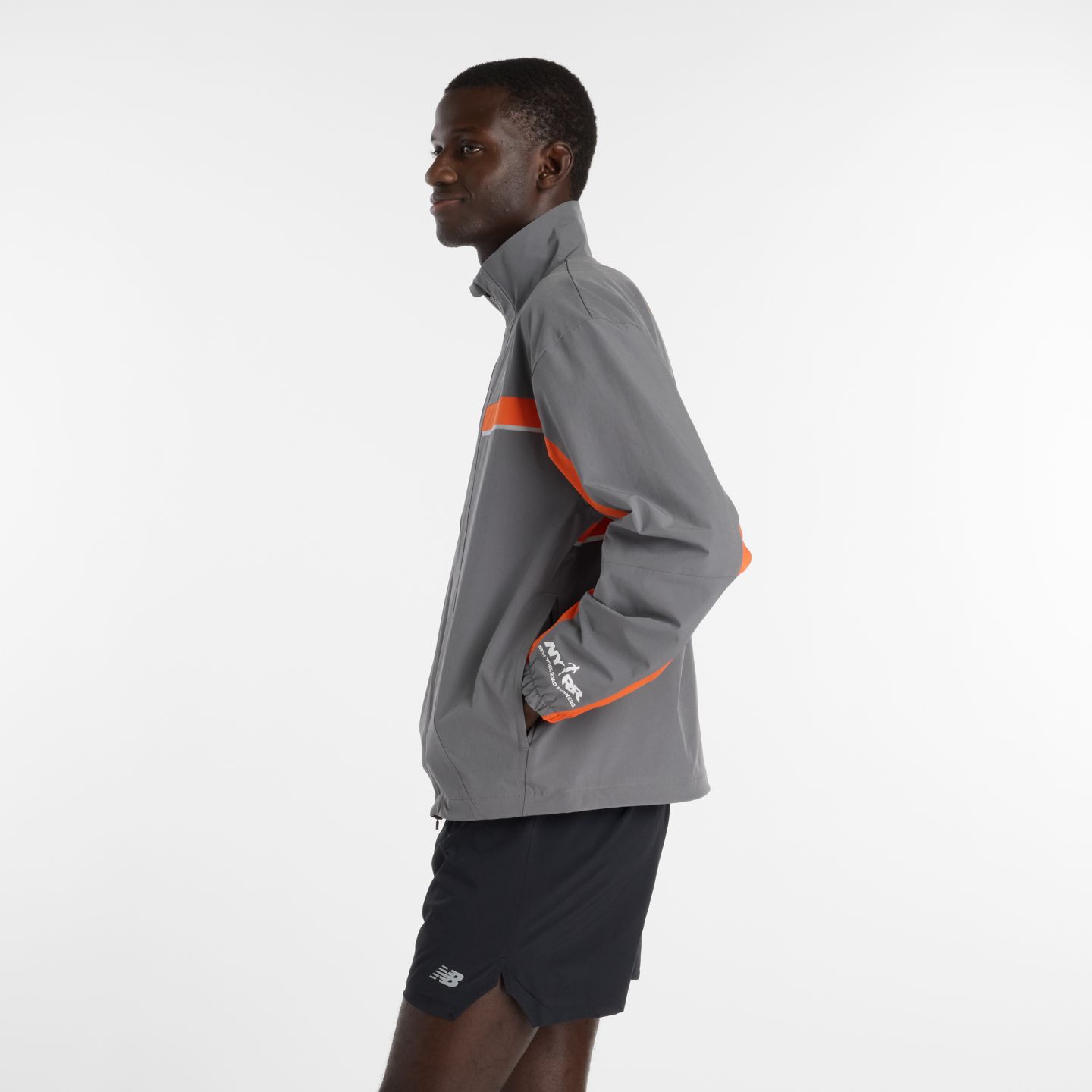 Мужская куртка New Balance NYC Marathon 2025, цвет: Тёмно-серый — фото 8