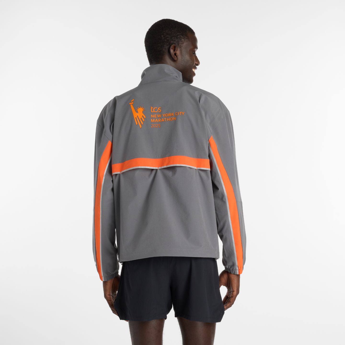 Мужская куртка New Balance NYC Marathon 2025, цвет: Тёмно-серый — фото 7