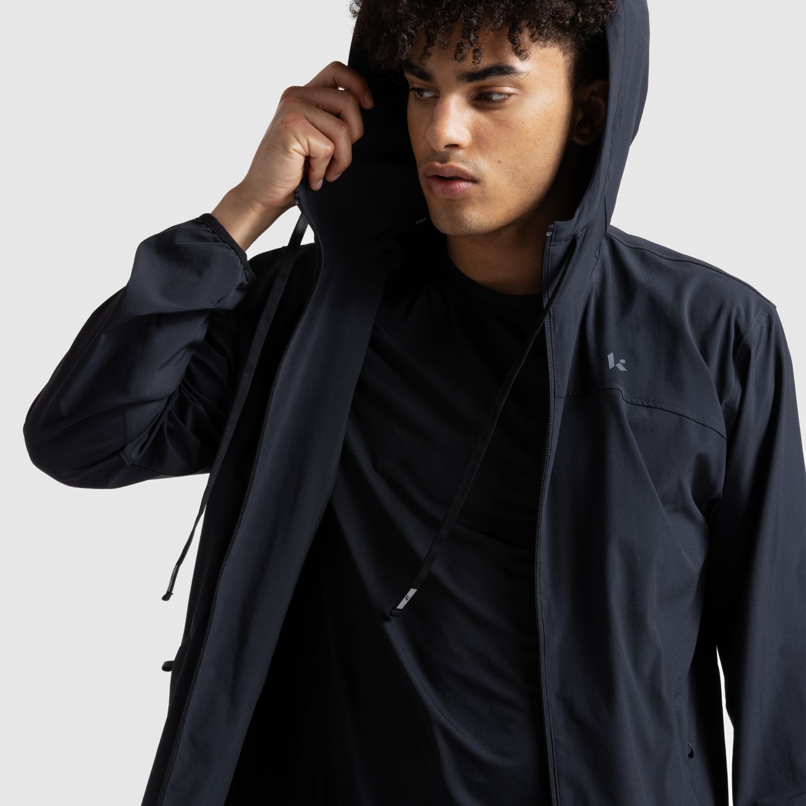 Мужские куртки New Balance Klutch Athletics Woven Jacket — фото 2